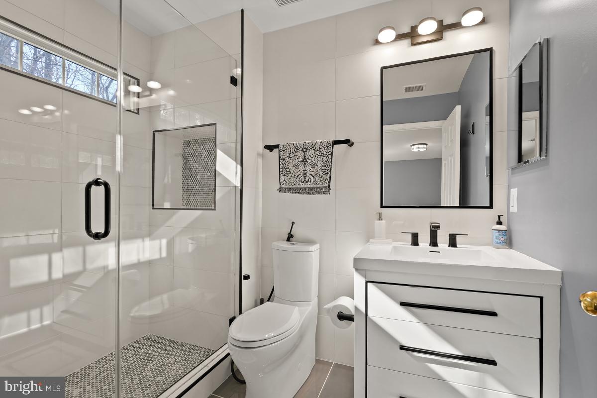 HIGHGROVE ESTATES - Residential Lease