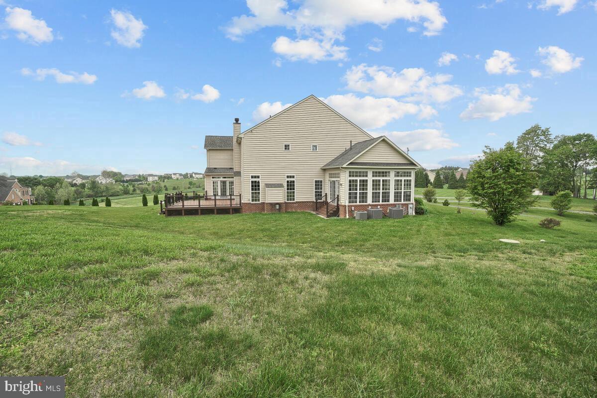 THE WARFIELDS II - Residential