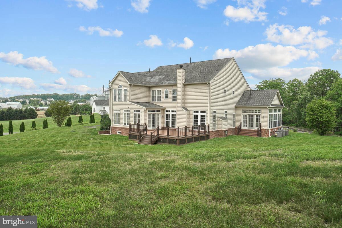 THE WARFIELDS II - Residential