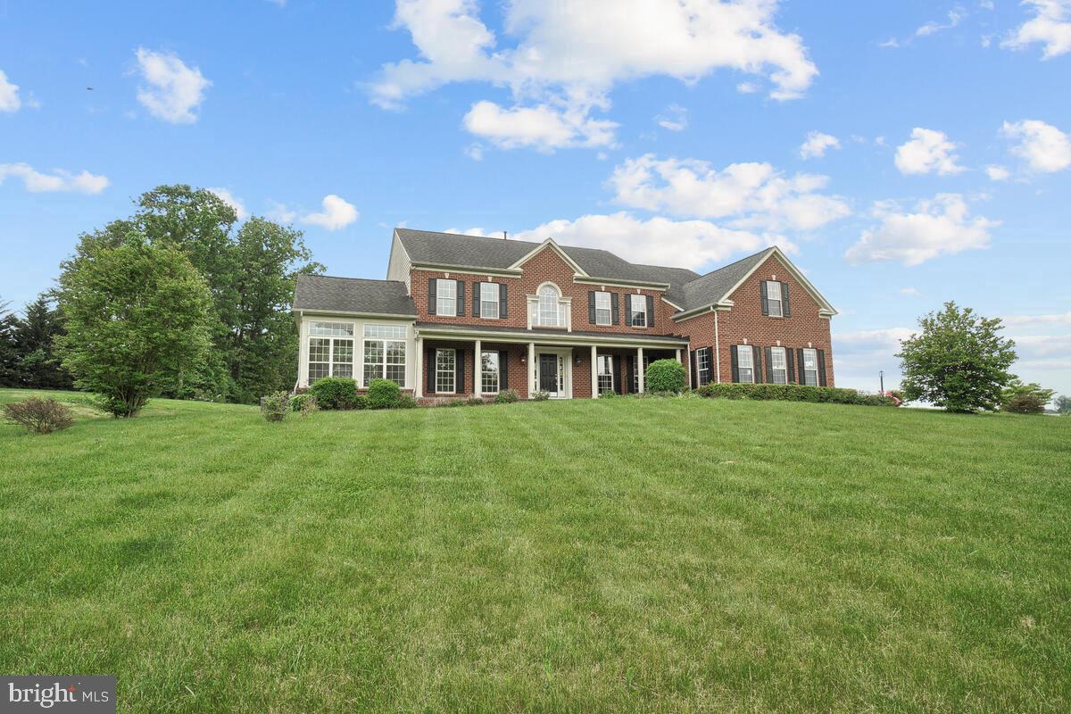 THE WARFIELDS II - Residential