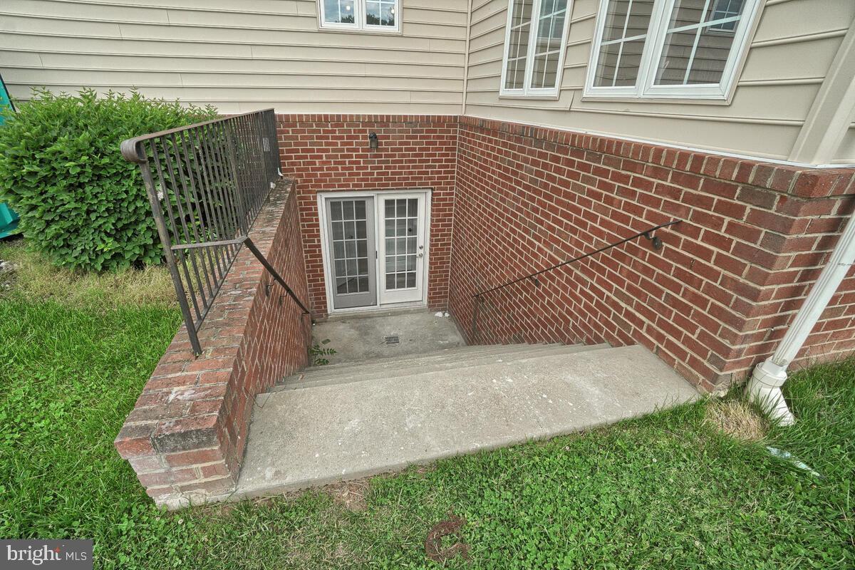 THE WARFIELDS II - Residential