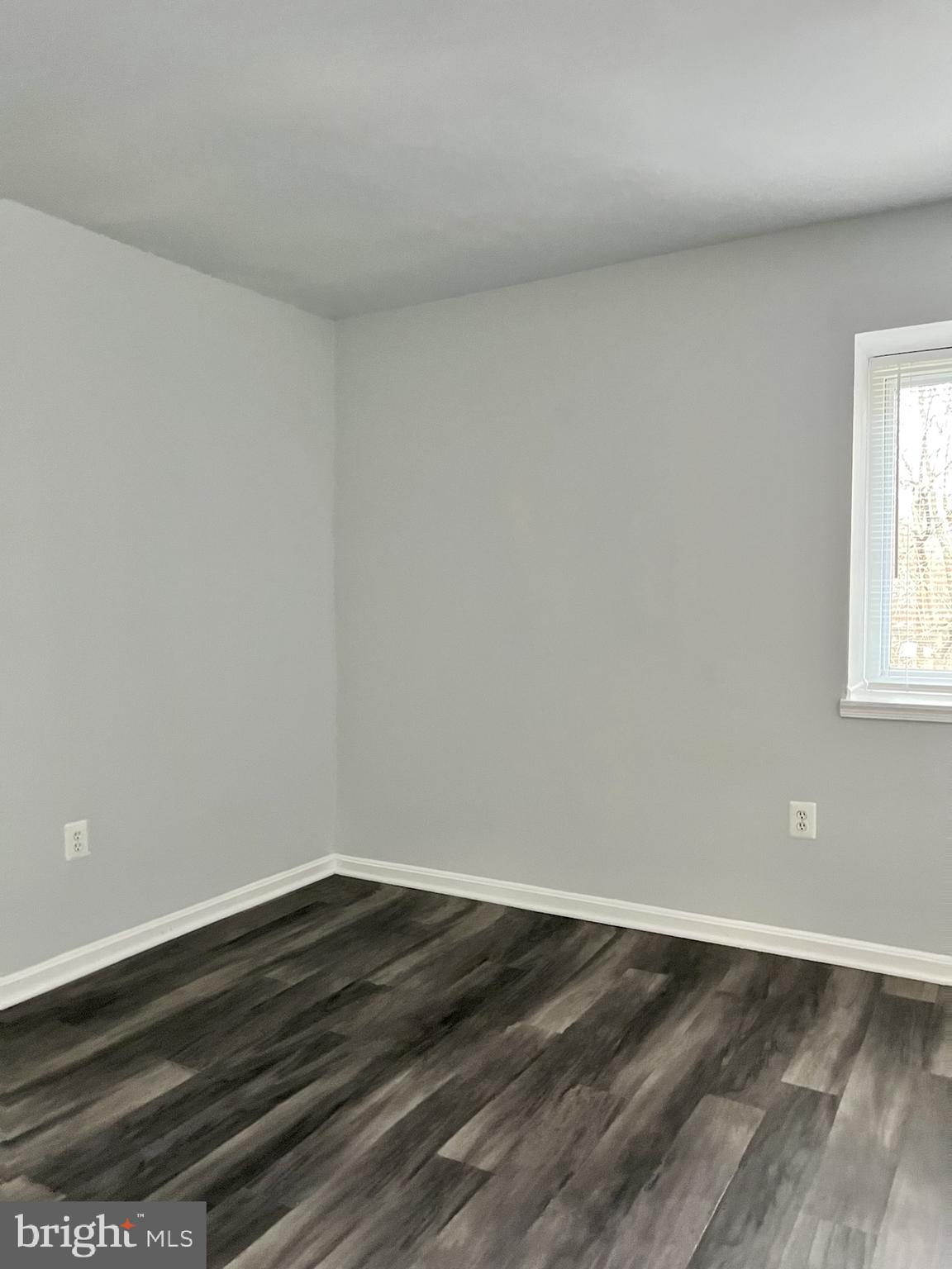 FAIRFAX PLAZA TOWNHOUSES - Residential Lease