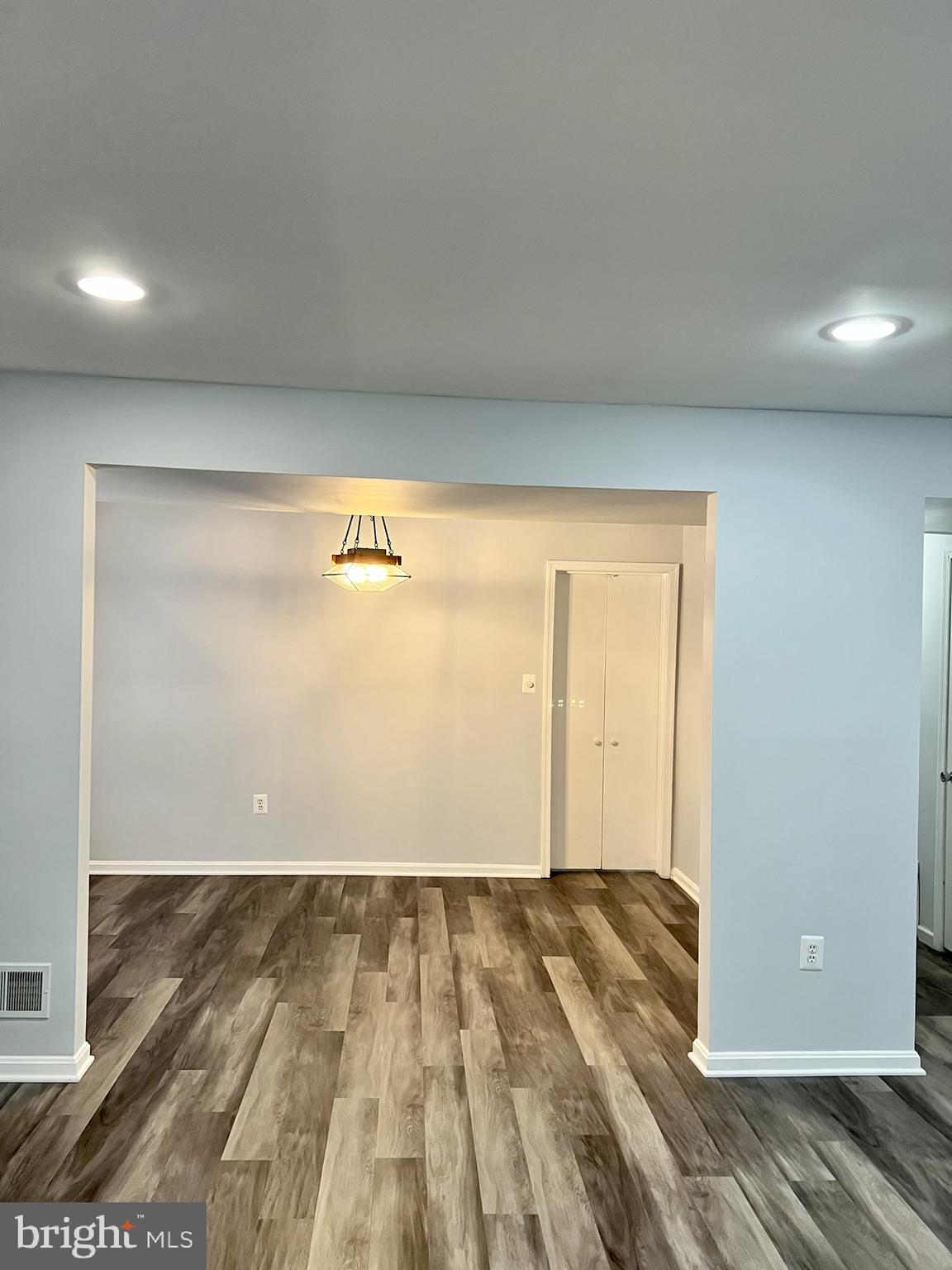 FAIRFAX PLAZA TOWNHOUSES - Residential Lease