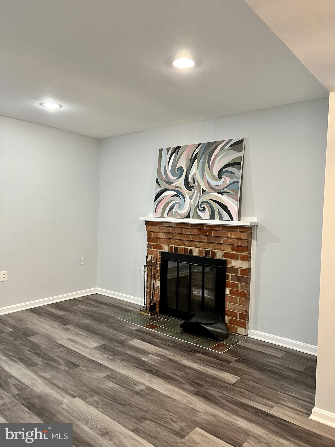 FAIRFAX PLAZA TOWNHOUSES - Residential Lease