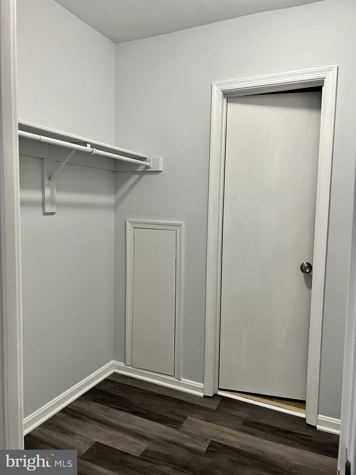 FAIRFAX PLAZA TOWNHOUSES - Residential Lease