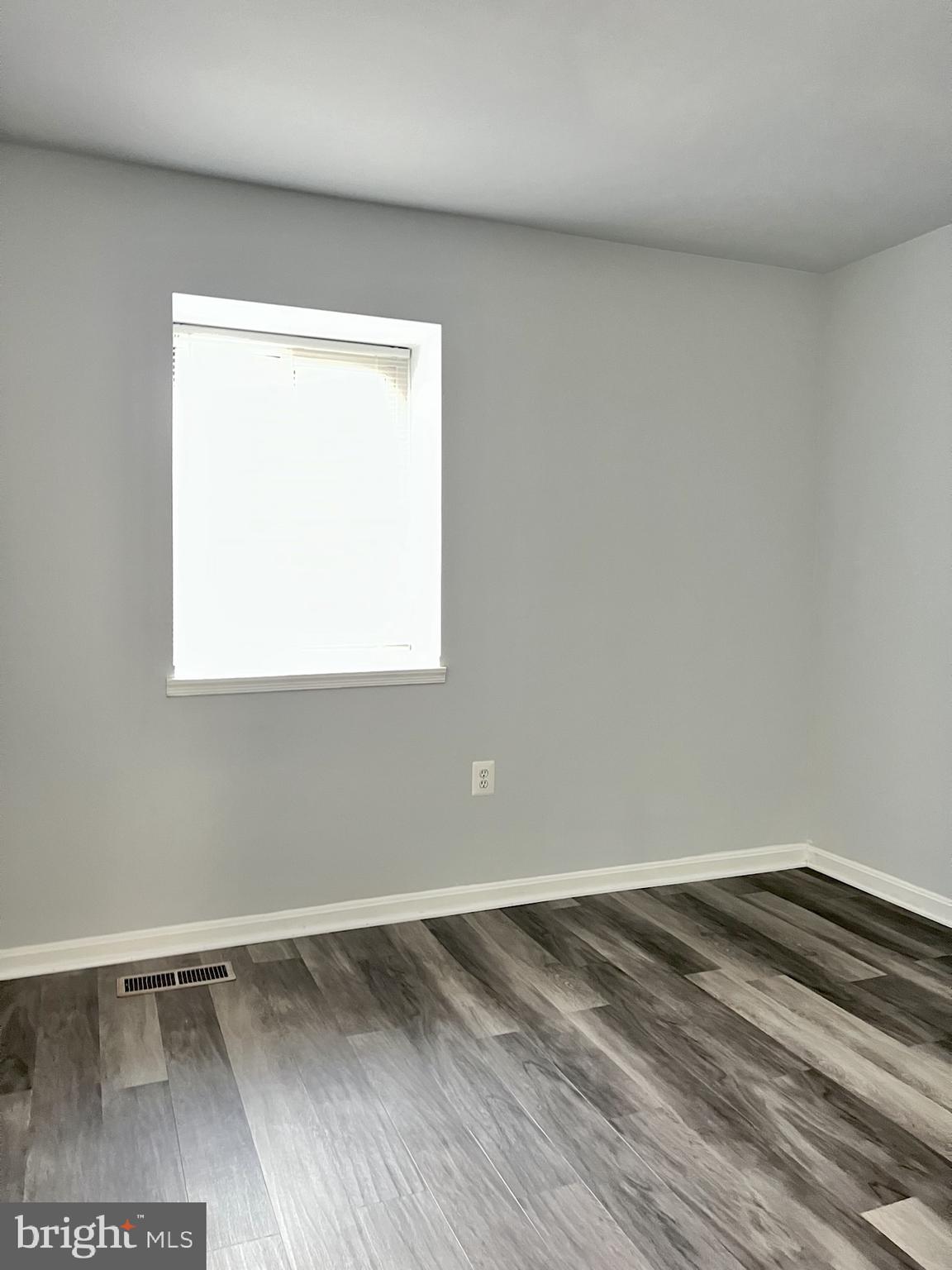 FAIRFAX PLAZA TOWNHOUSES - Residential Lease