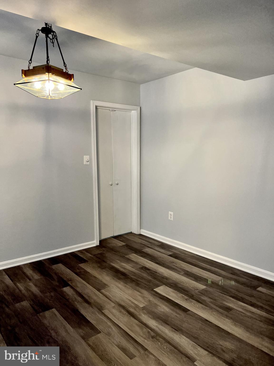 FAIRFAX PLAZA TOWNHOUSES - Residential Lease