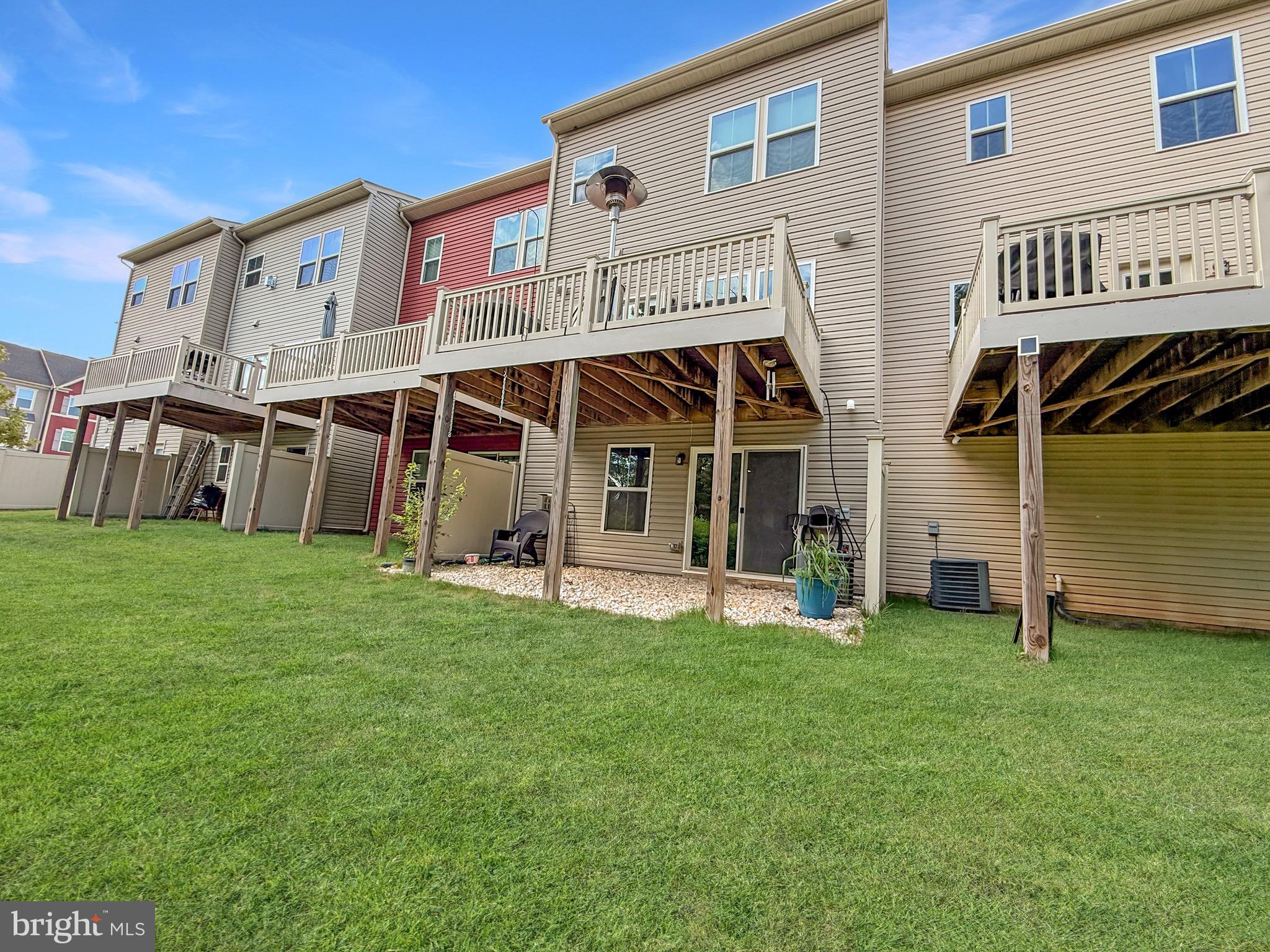 CREEKSIDE VILLAGE AT TANYARD SPRINGS - Residential
