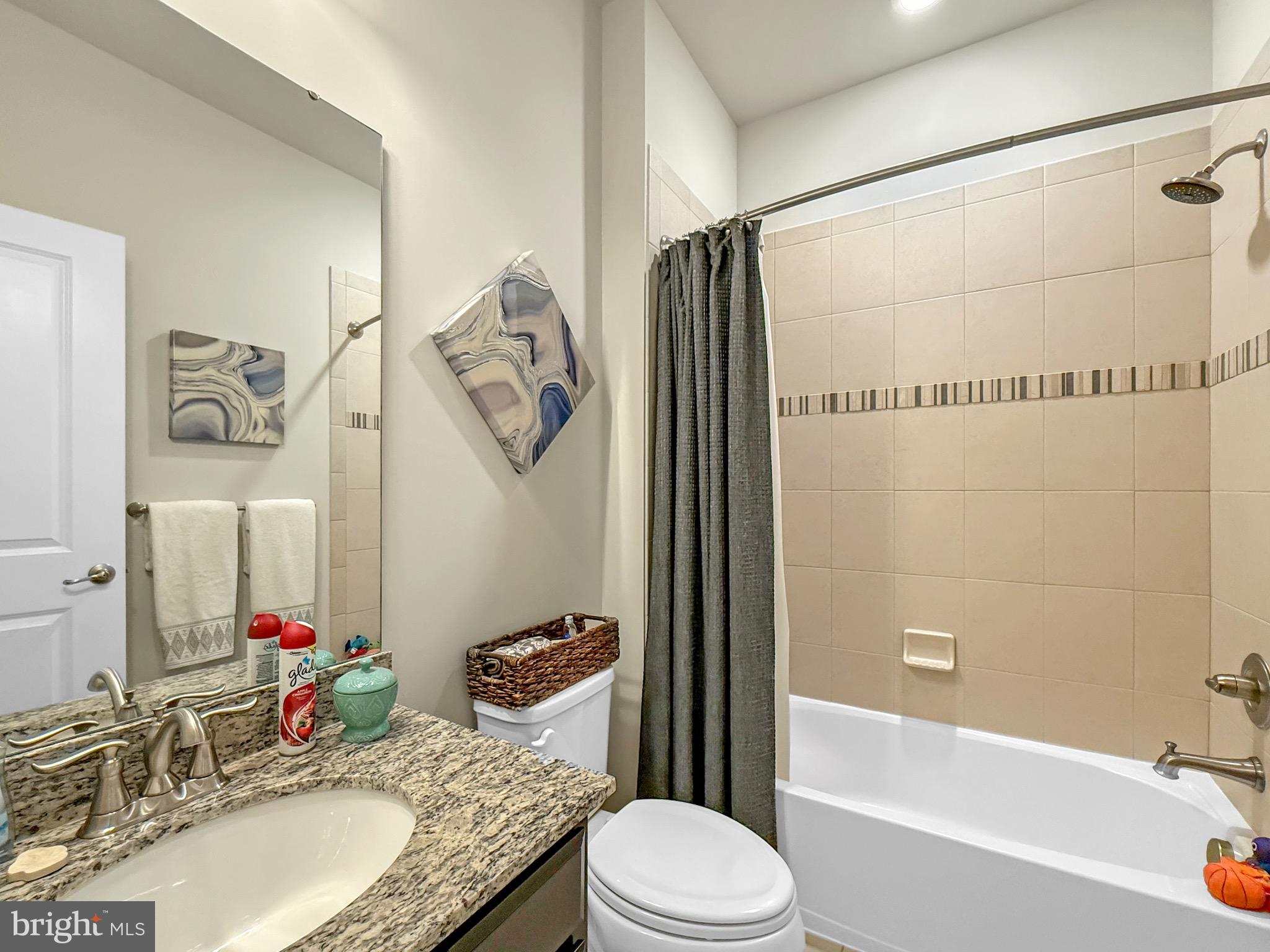 CREEKSIDE VILLAGE AT TANYARD SPRINGS - Residential