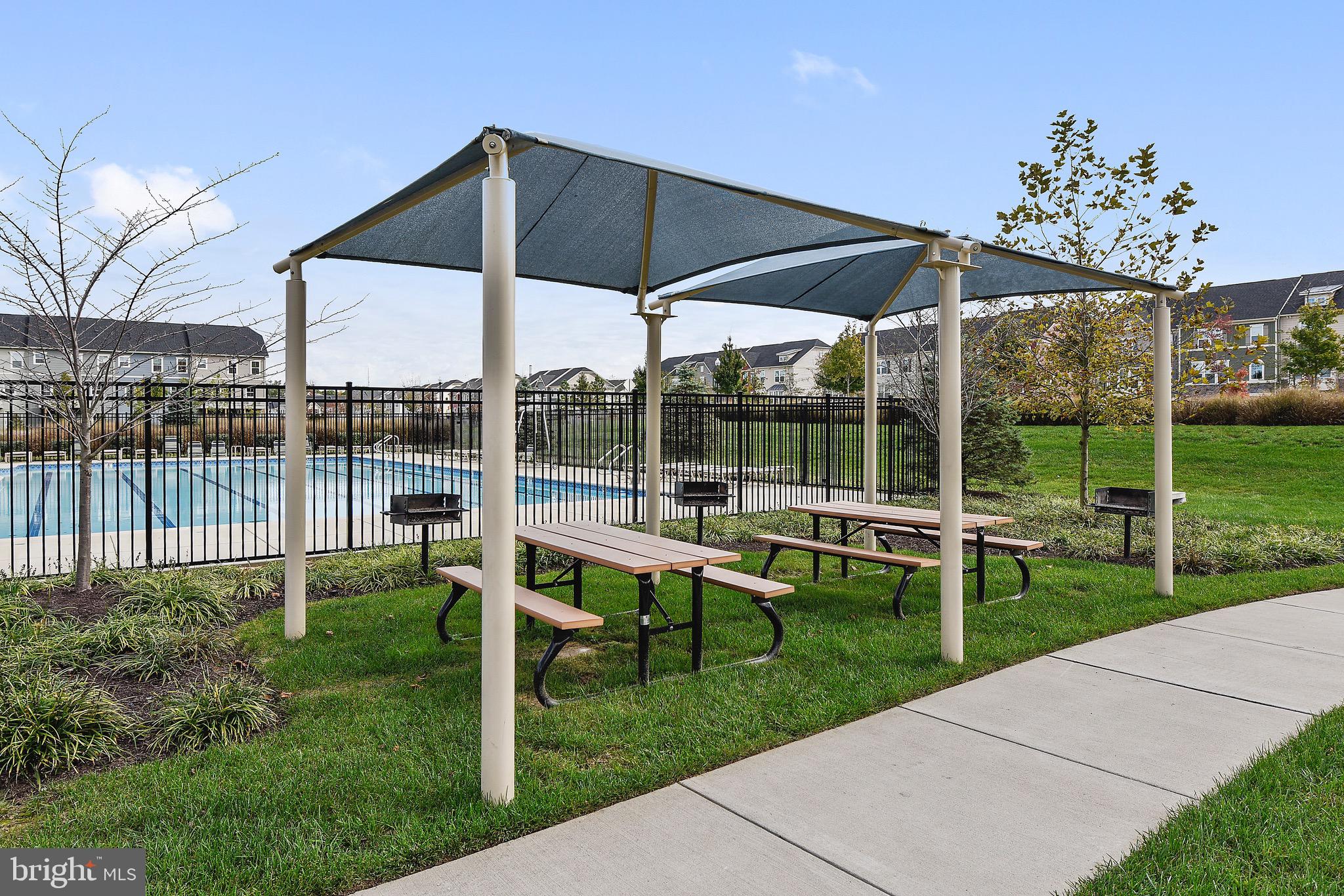 CREEKSIDE VILLAGE AT TANYARD SPRINGS - Residential