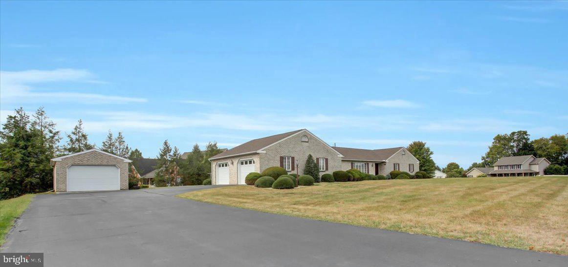 674 LOHMAN AVENUE