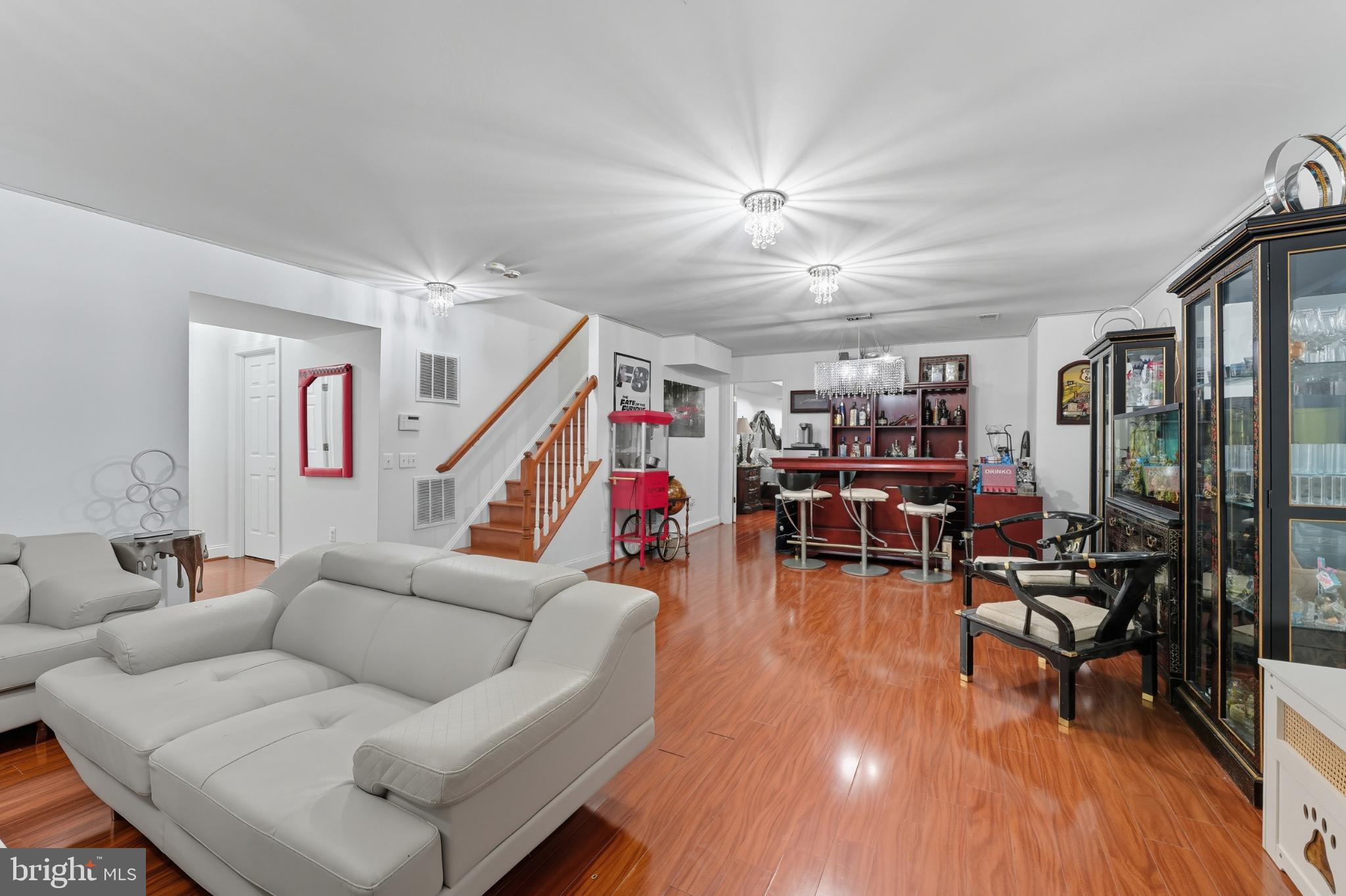 OAK HILL - Residential