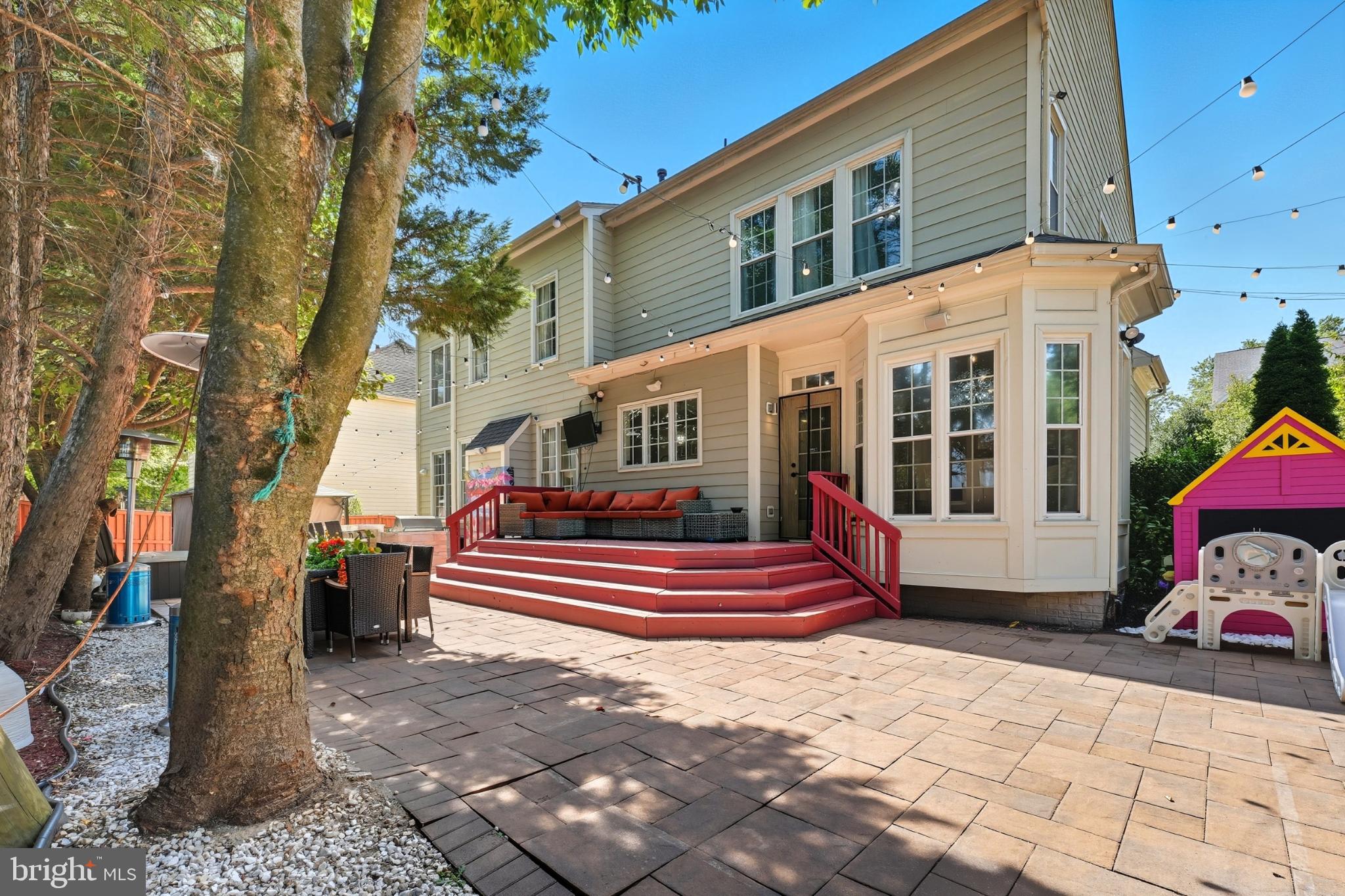 OAK HILL - Residential