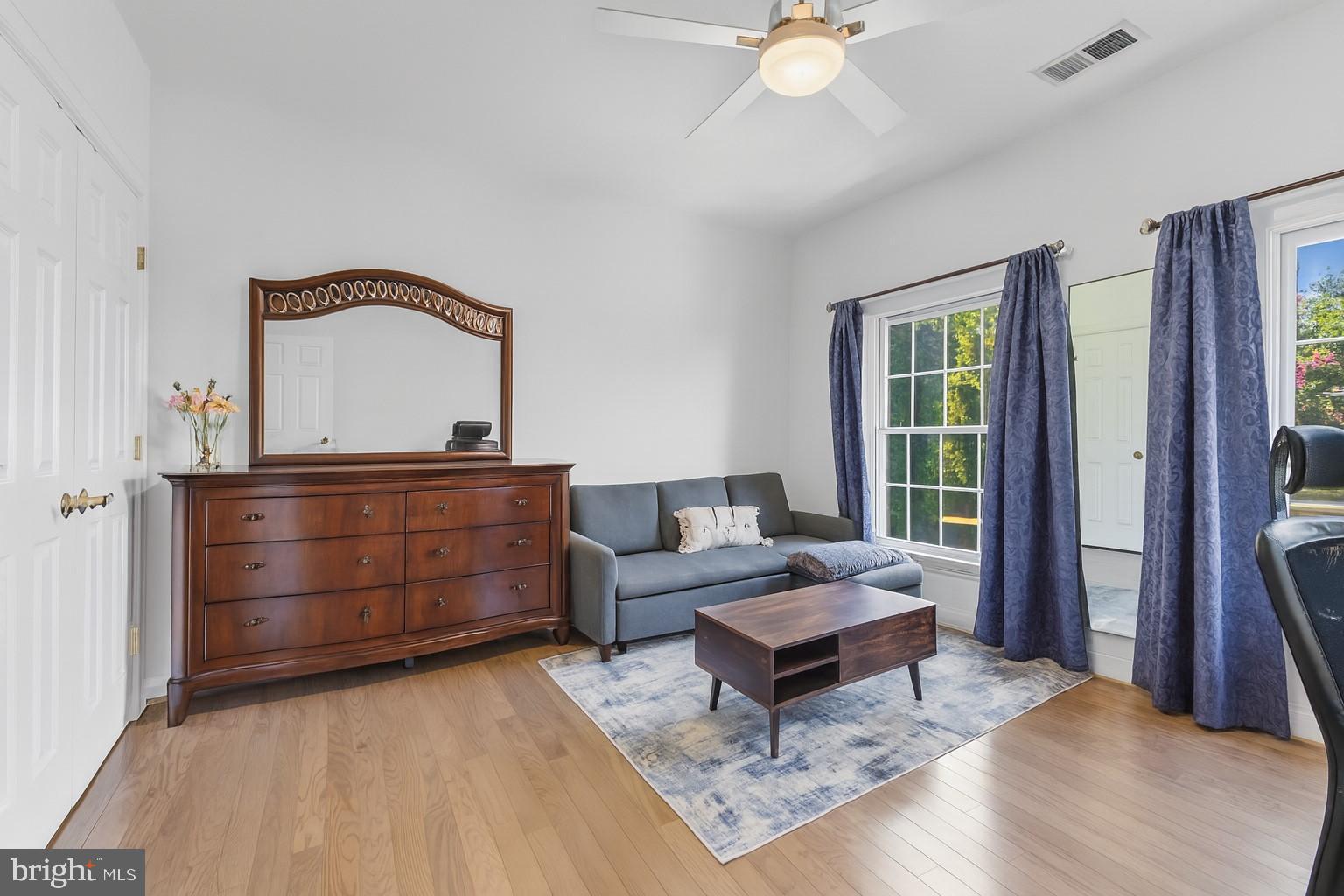 OAK HILL - Residential