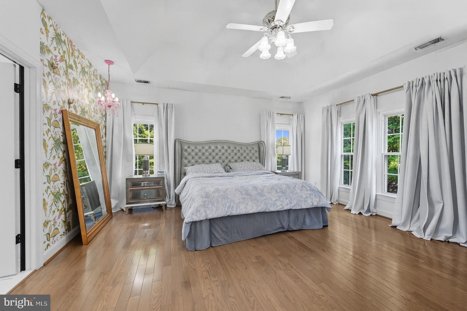 OAK HILL - Residential