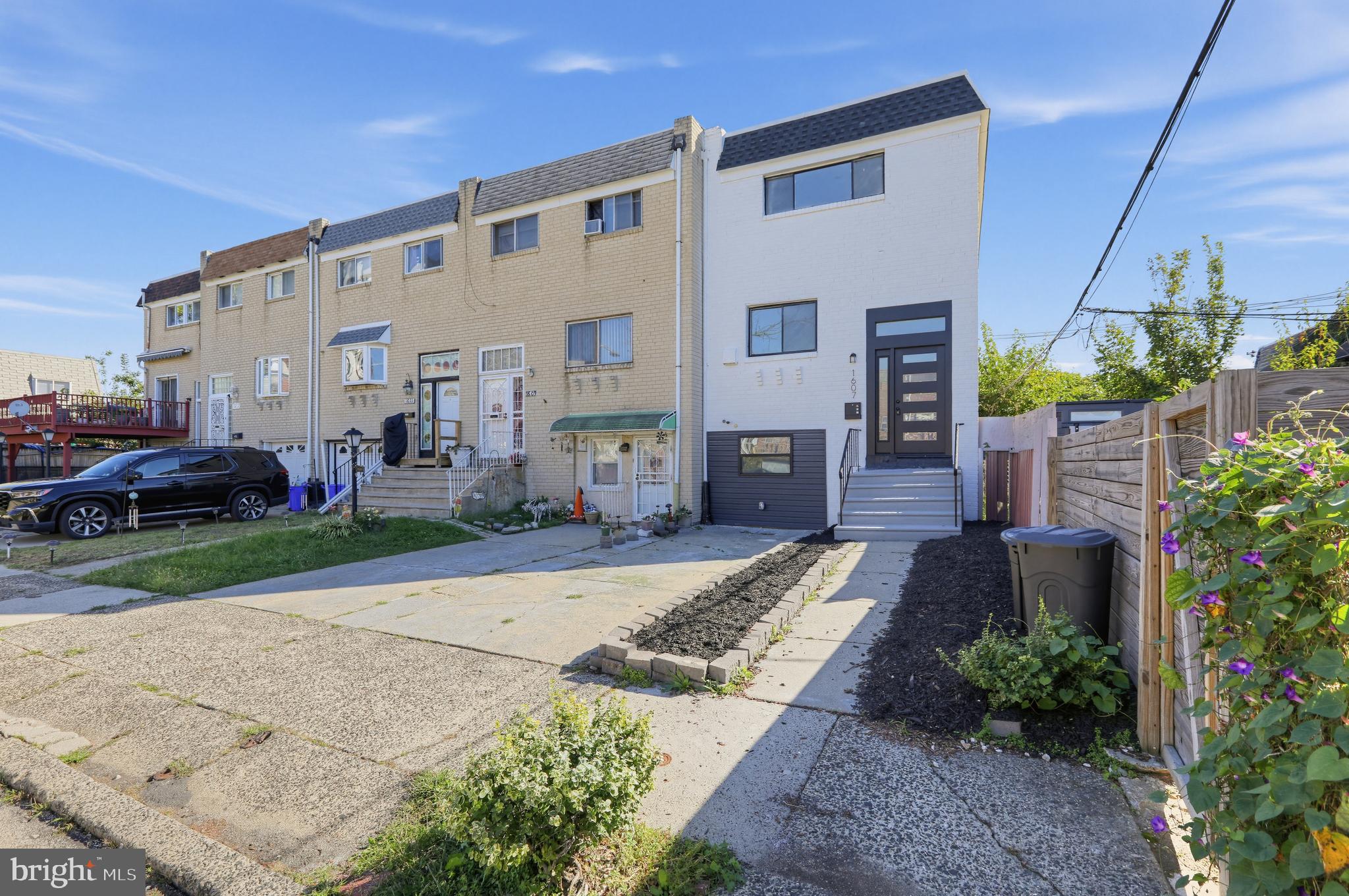 1607 CHESAPEAKE PLACE