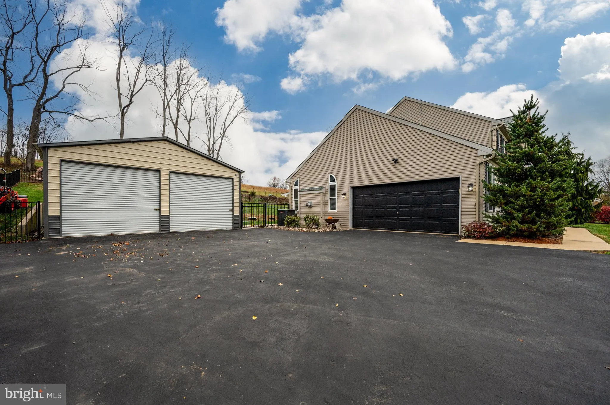 Mohnton, Pennsylvania 19540, United States, 4 Bedrooms Bedrooms, ,4 BathroomsBathrooms,Residential,Active,244256