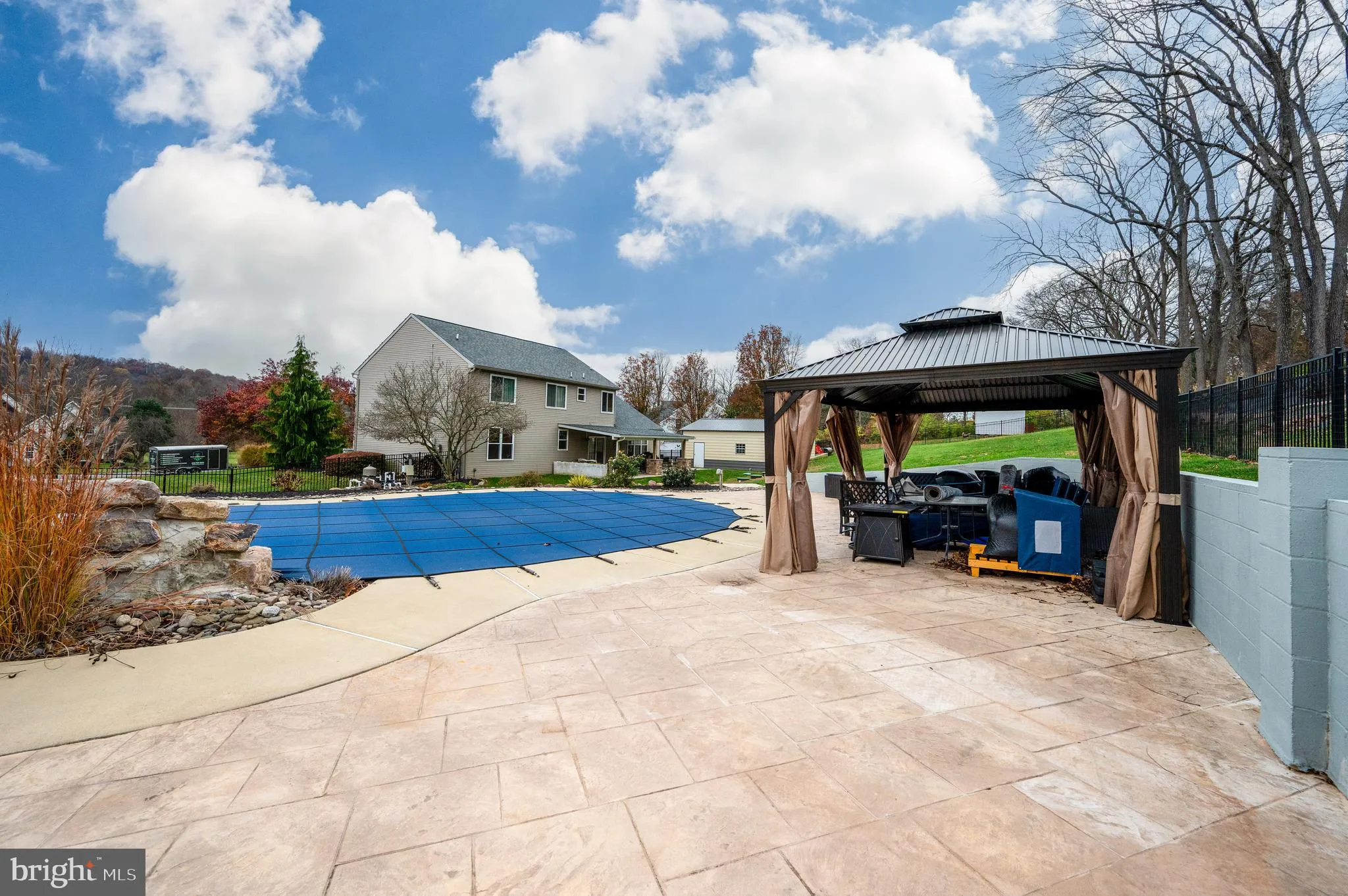 Mohnton, Pennsylvania 19540, United States, 4 Bedrooms Bedrooms, ,4 BathroomsBathrooms,Residential,Active,244256