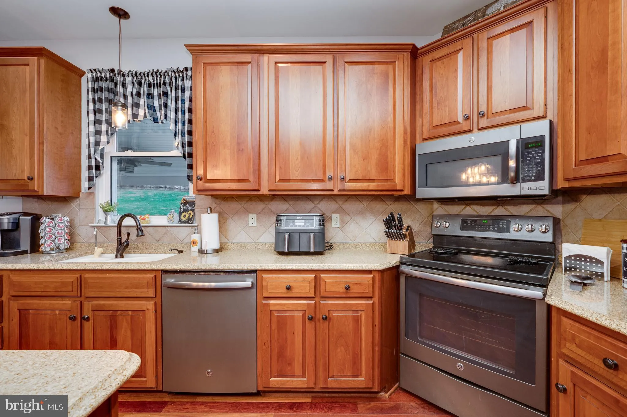 Mohnton, Pennsylvania 19540, United States, 4 Bedrooms Bedrooms, ,4 BathroomsBathrooms,Residential,Active,244256