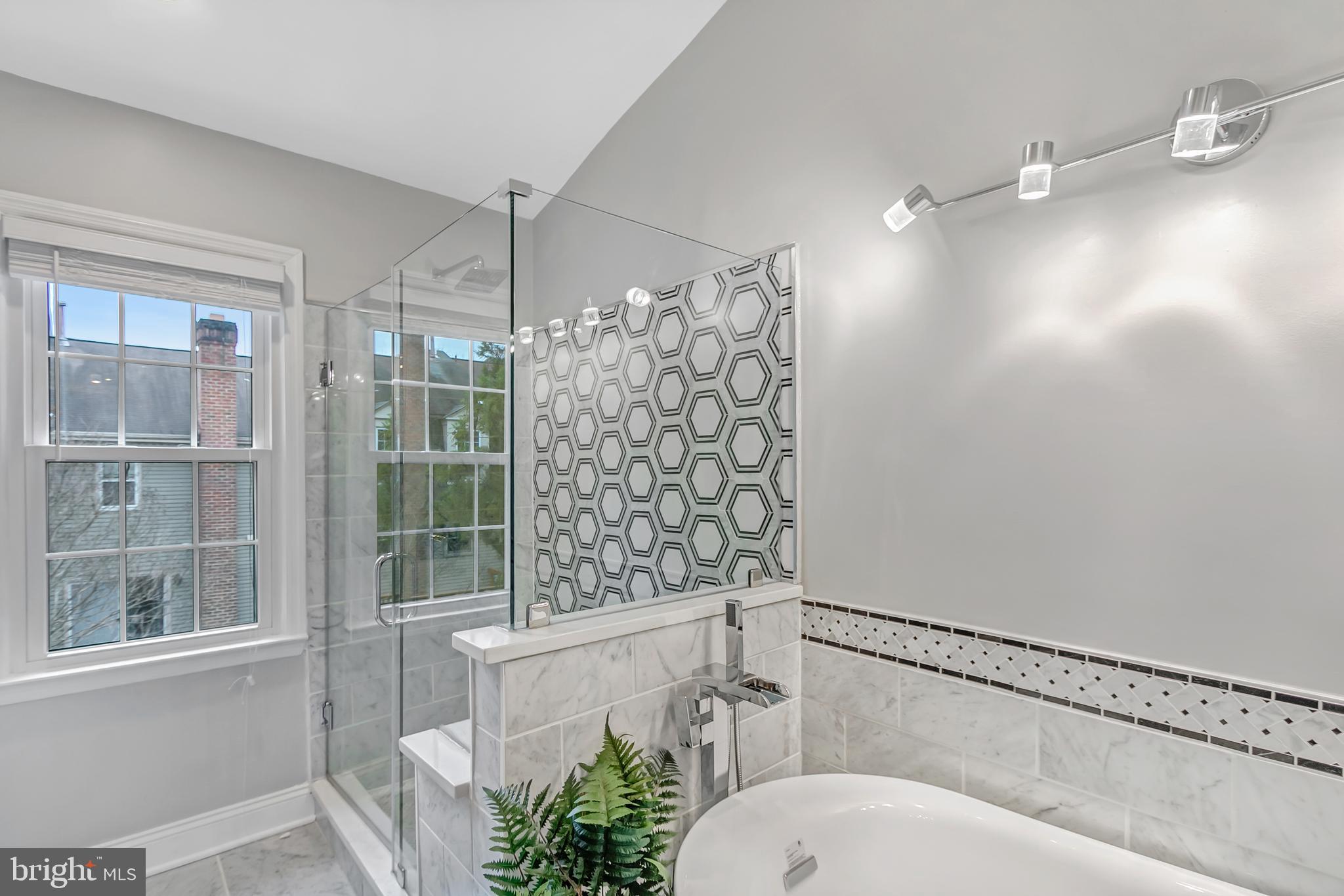 WILLOW CREEK - Residential