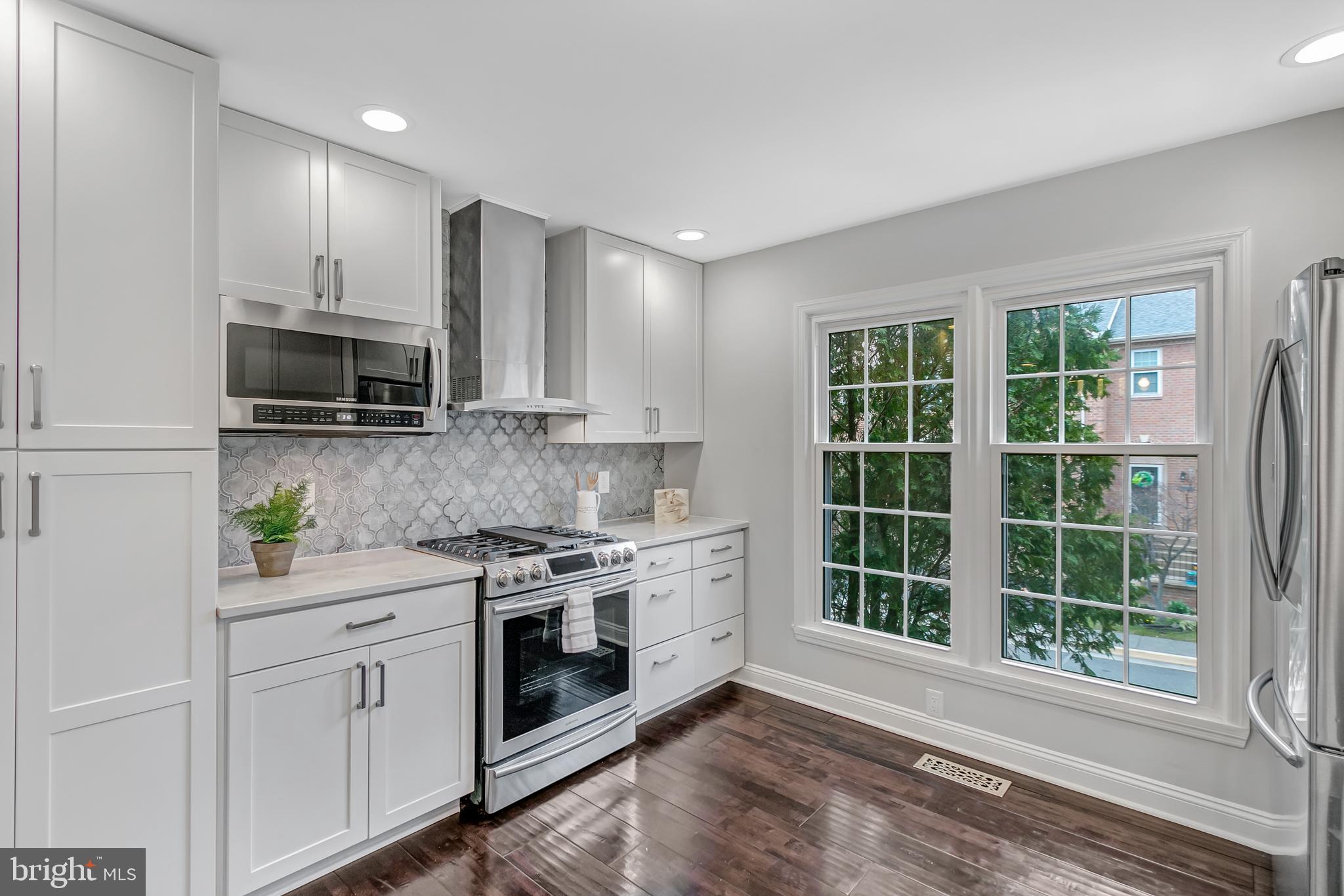 WILLOW CREEK - Residential