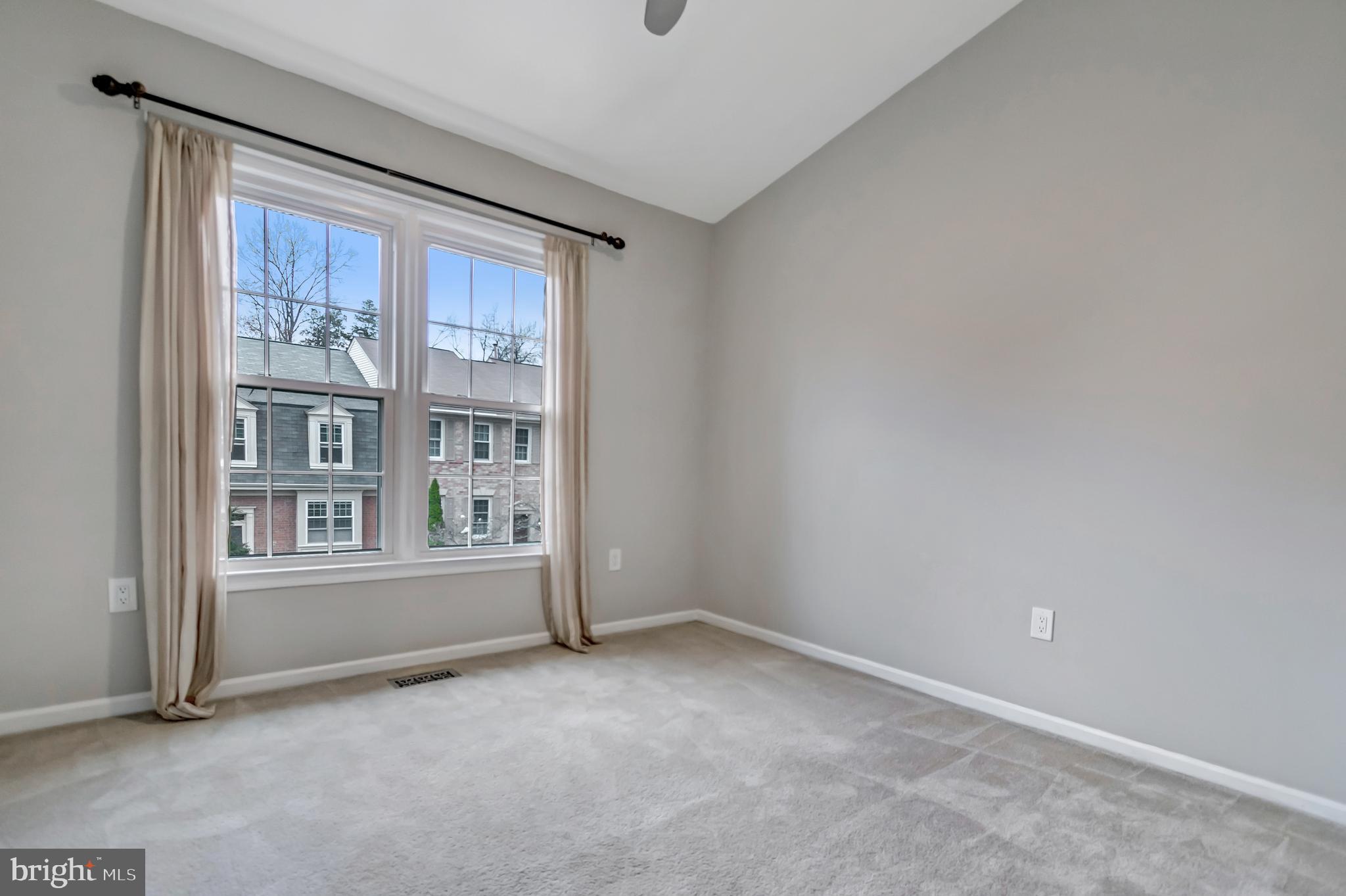 WILLOW CREEK - Residential