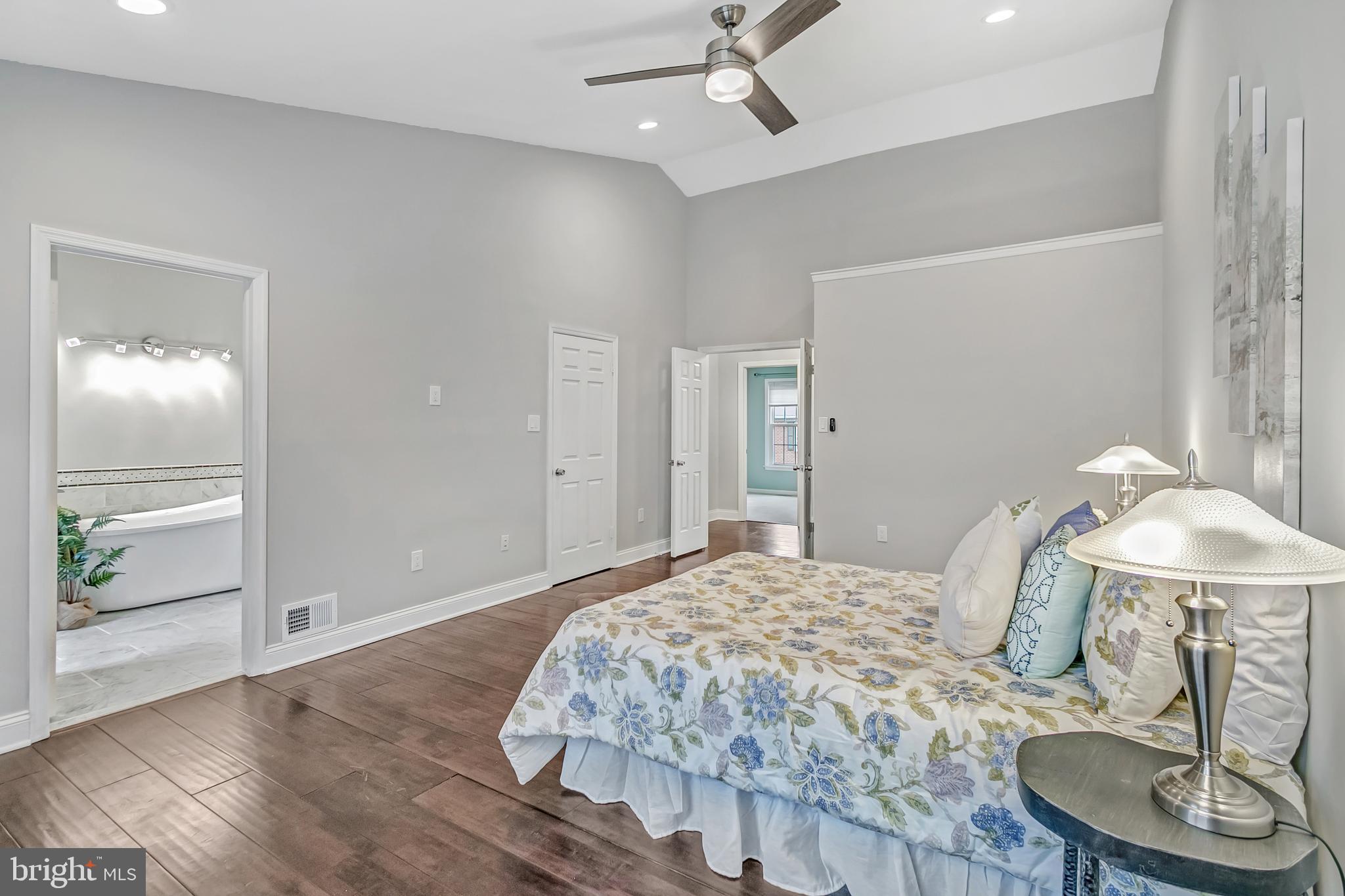 WILLOW CREEK - Residential