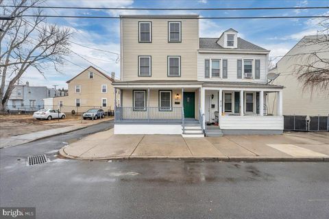 Townhouse For Sale - 213 Mercer Street<br/> GLOUCESTER CITY, NJ 08030