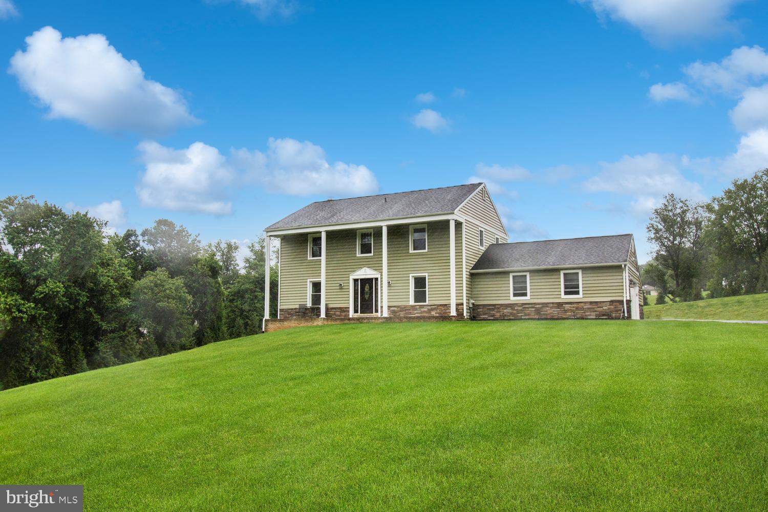 2591 LOUANNE COURT