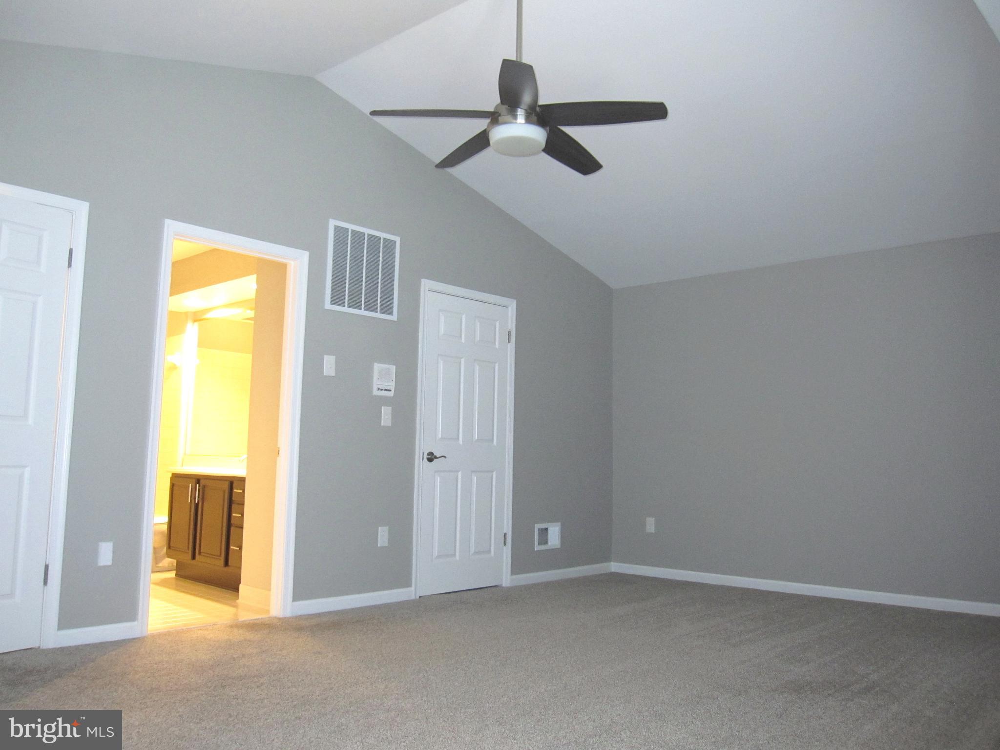 RIVA TRACE/SPRING PLACE - Residential