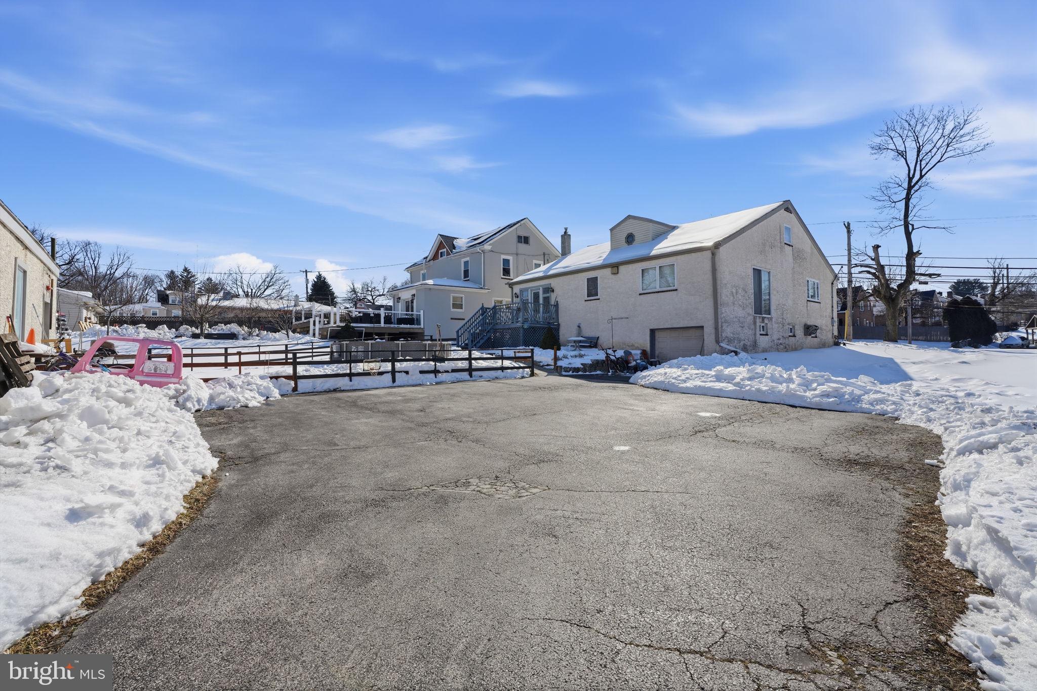 LAFAYETTE HILL - Residential