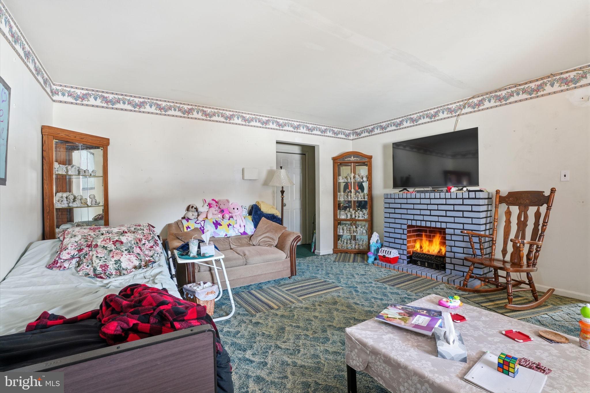 LAFAYETTE HILL - Residential