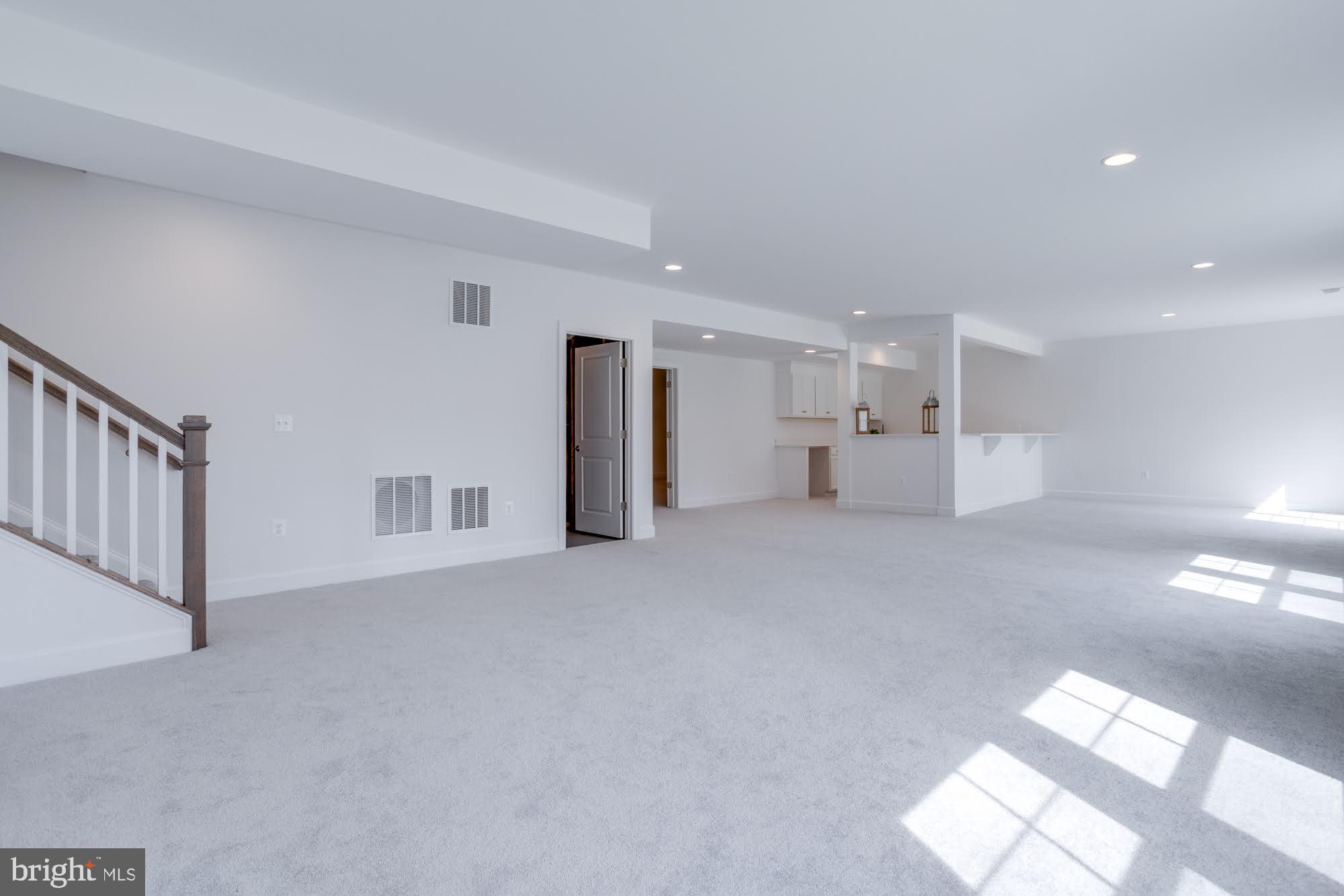 FAIRFAX ACRES - Residential