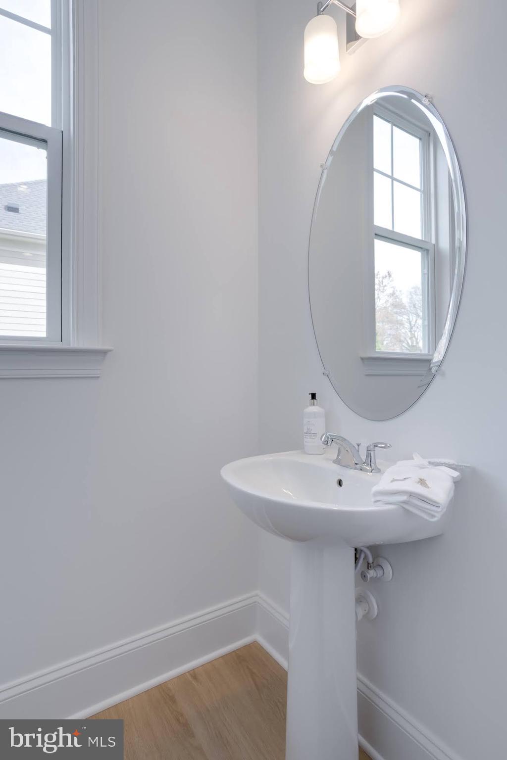 FAIRFAX ACRES - Residential