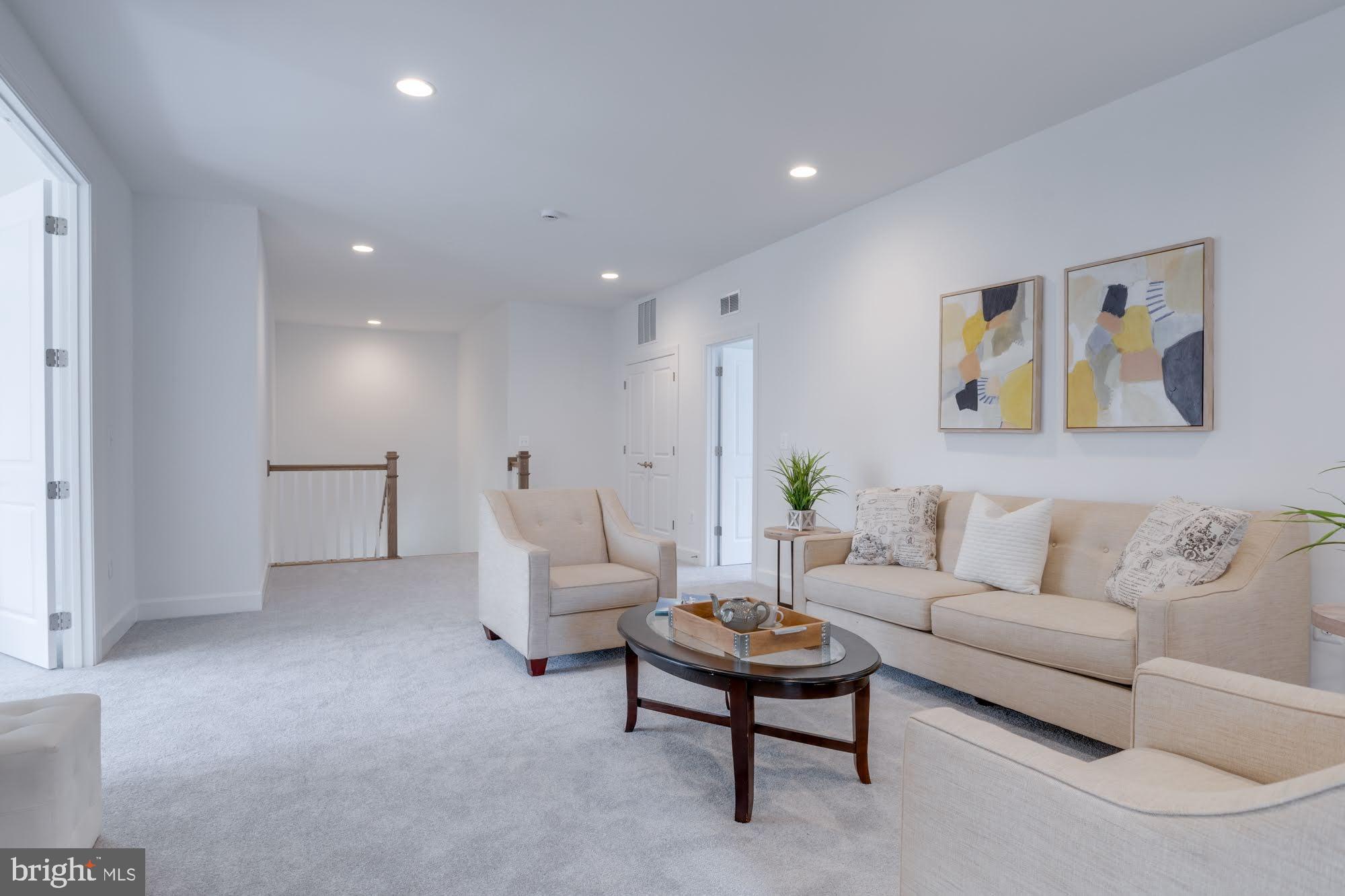 FAIRFAX ACRES - Residential