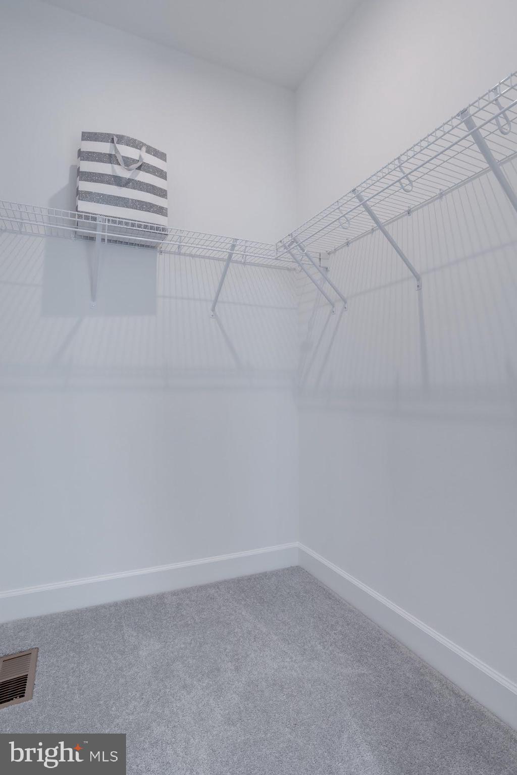 FAIRFAX ACRES - Residential