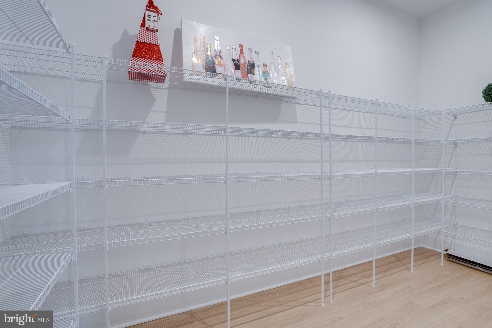 FAIRFAX ACRES - Residential