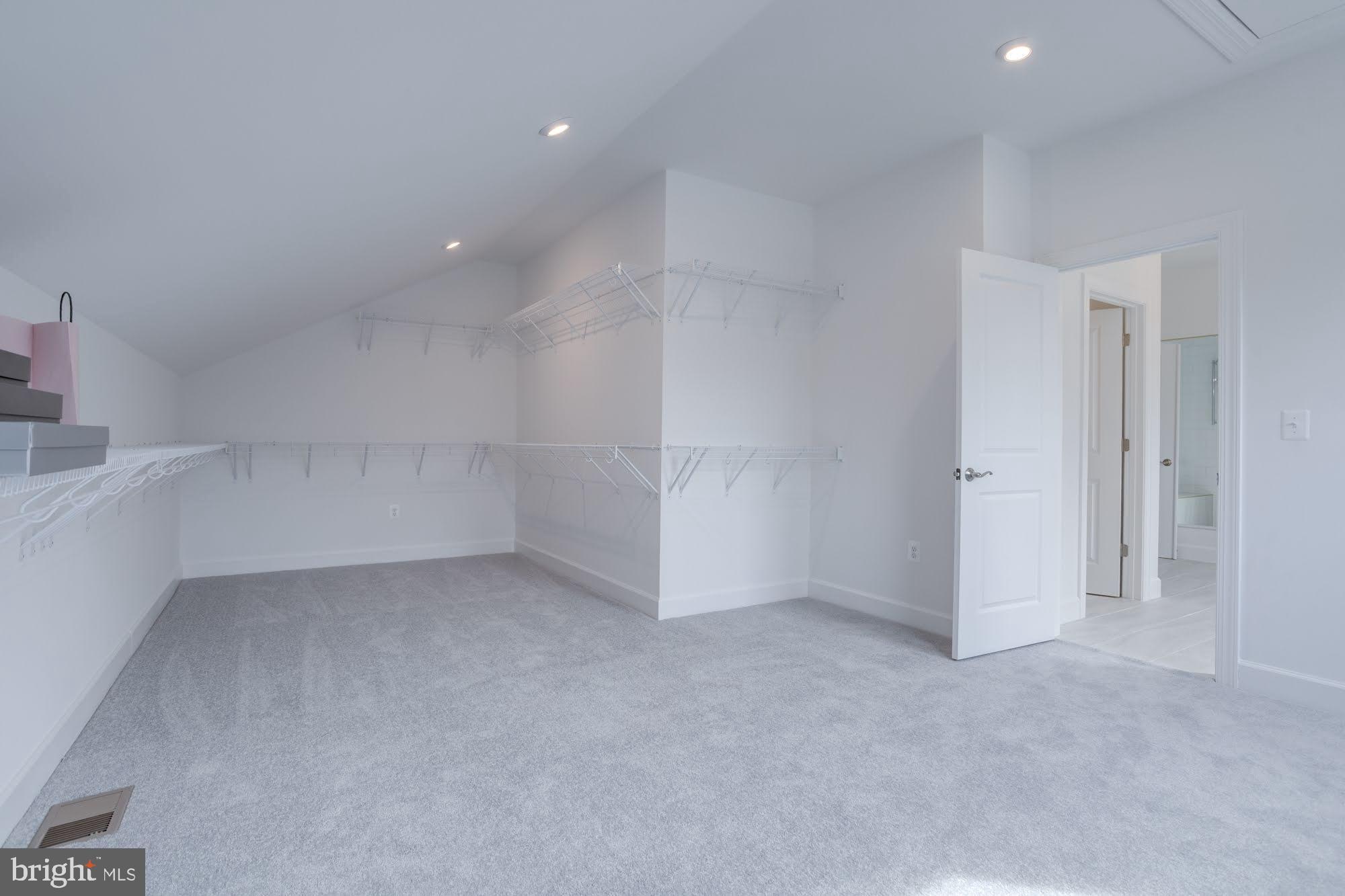 FAIRFAX ACRES - Residential