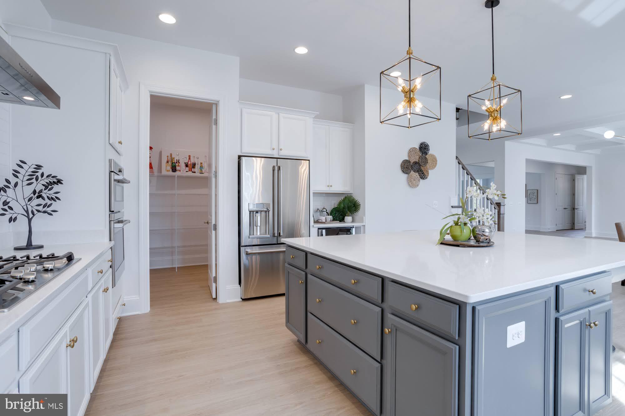 FAIRFAX ACRES - Residential