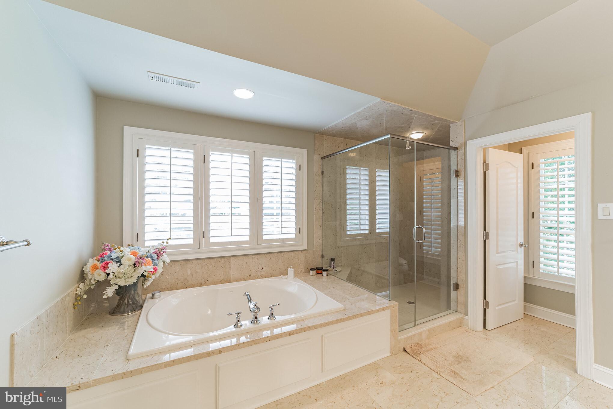 WHITEGATE - Residential