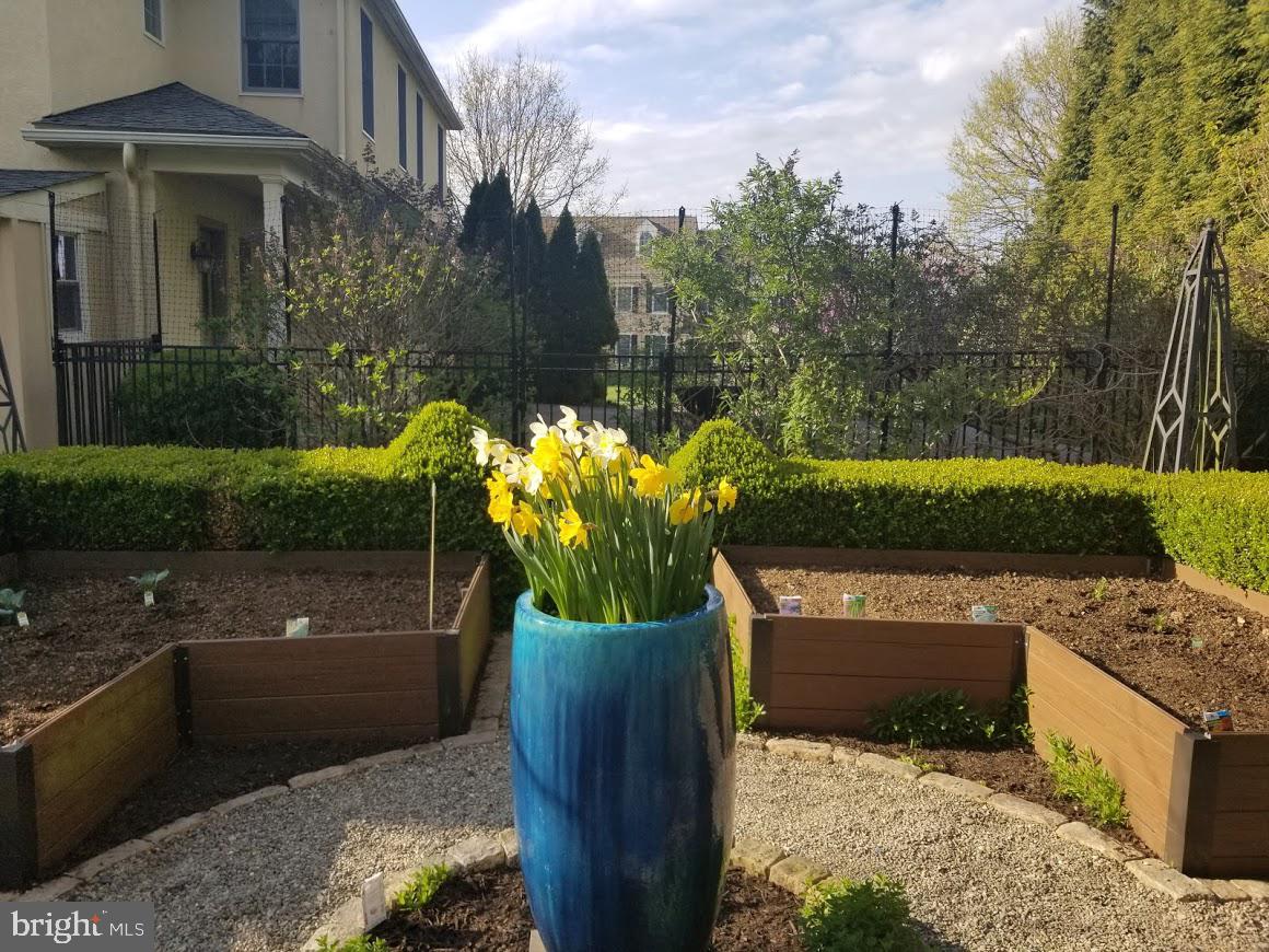 WHITEGATE - Residential