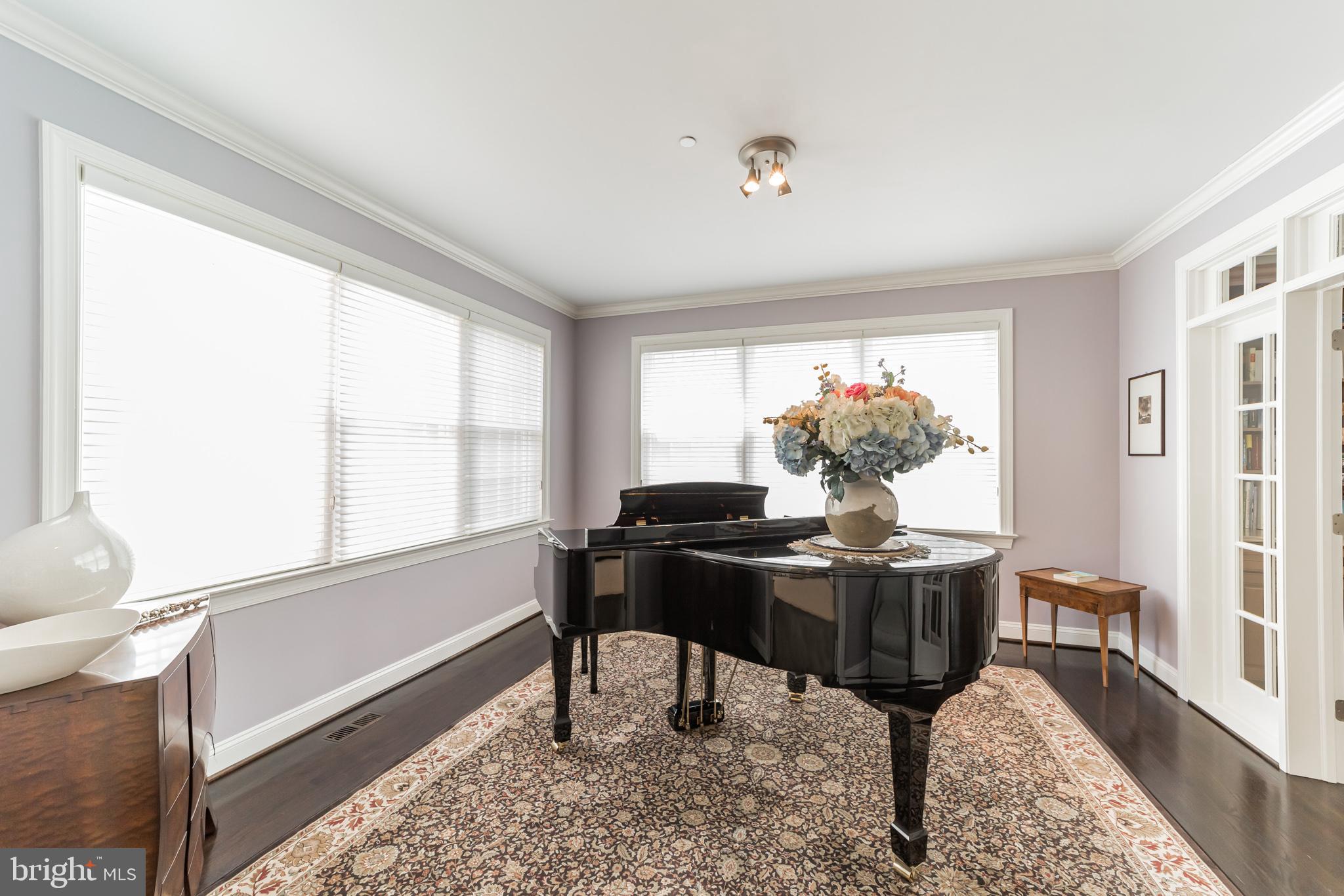 WHITEGATE - Residential