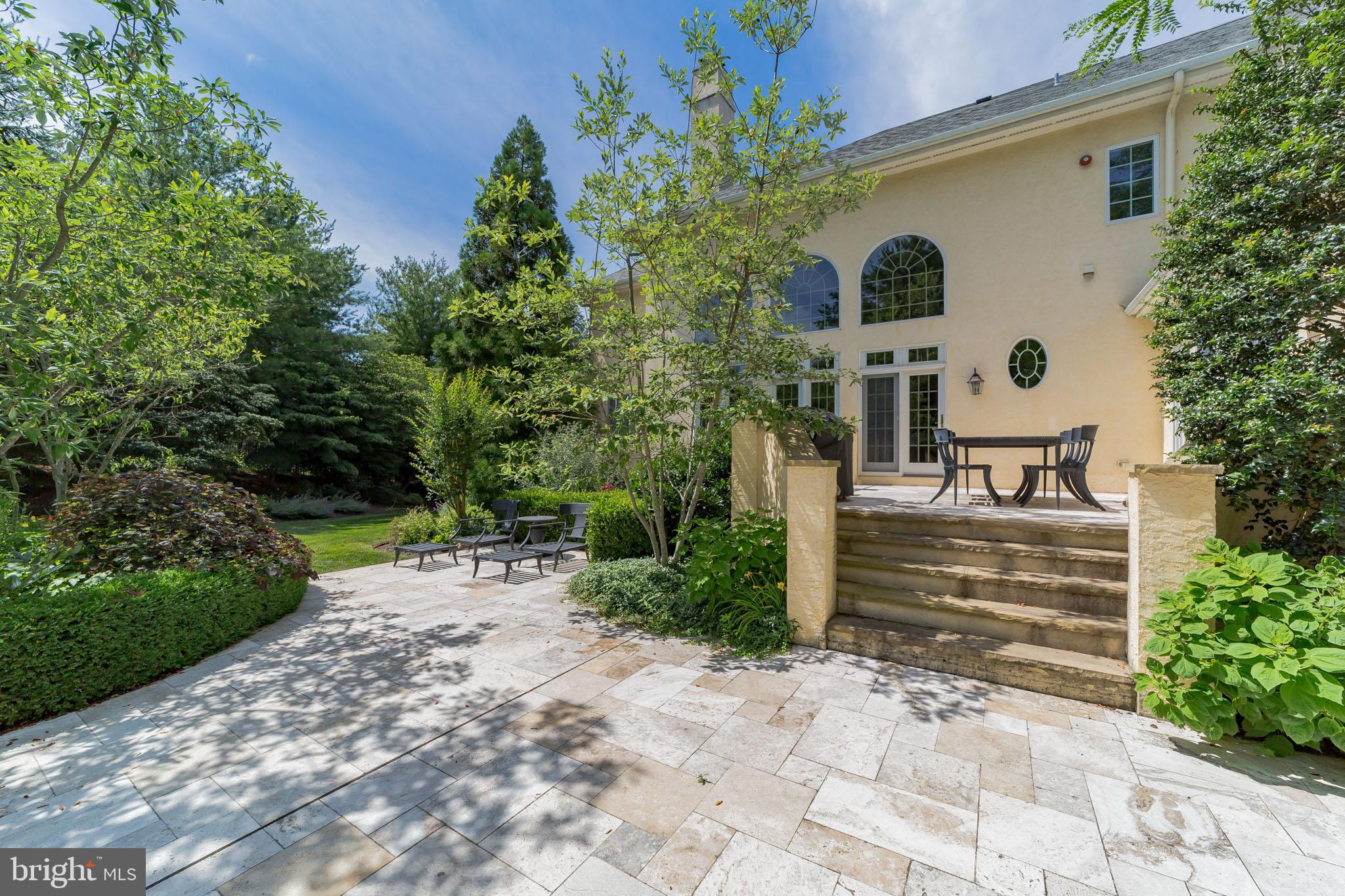 WHITEGATE - Residential