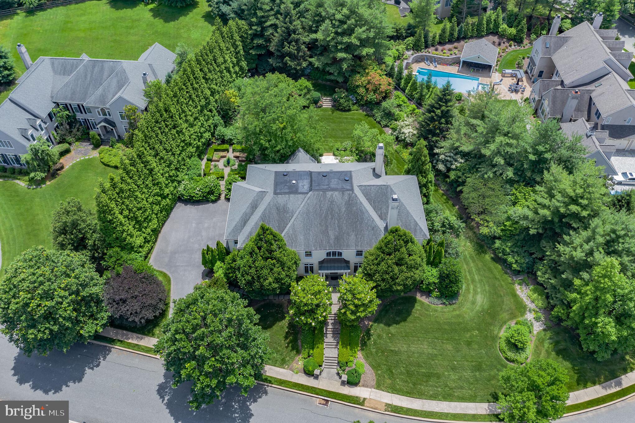 WHITEGATE - Residential