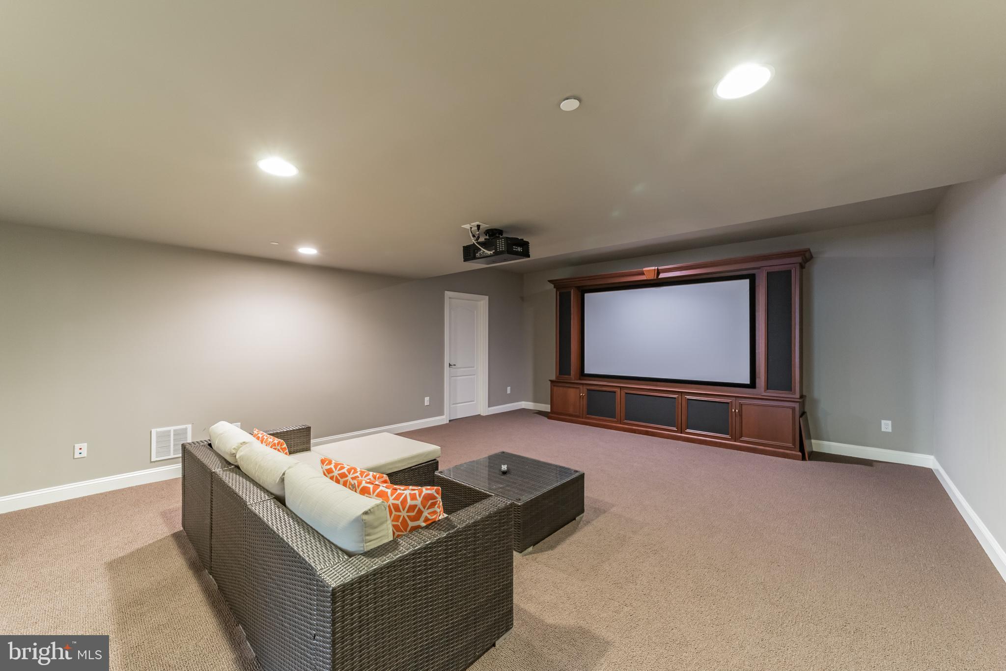 WHITEGATE - Residential