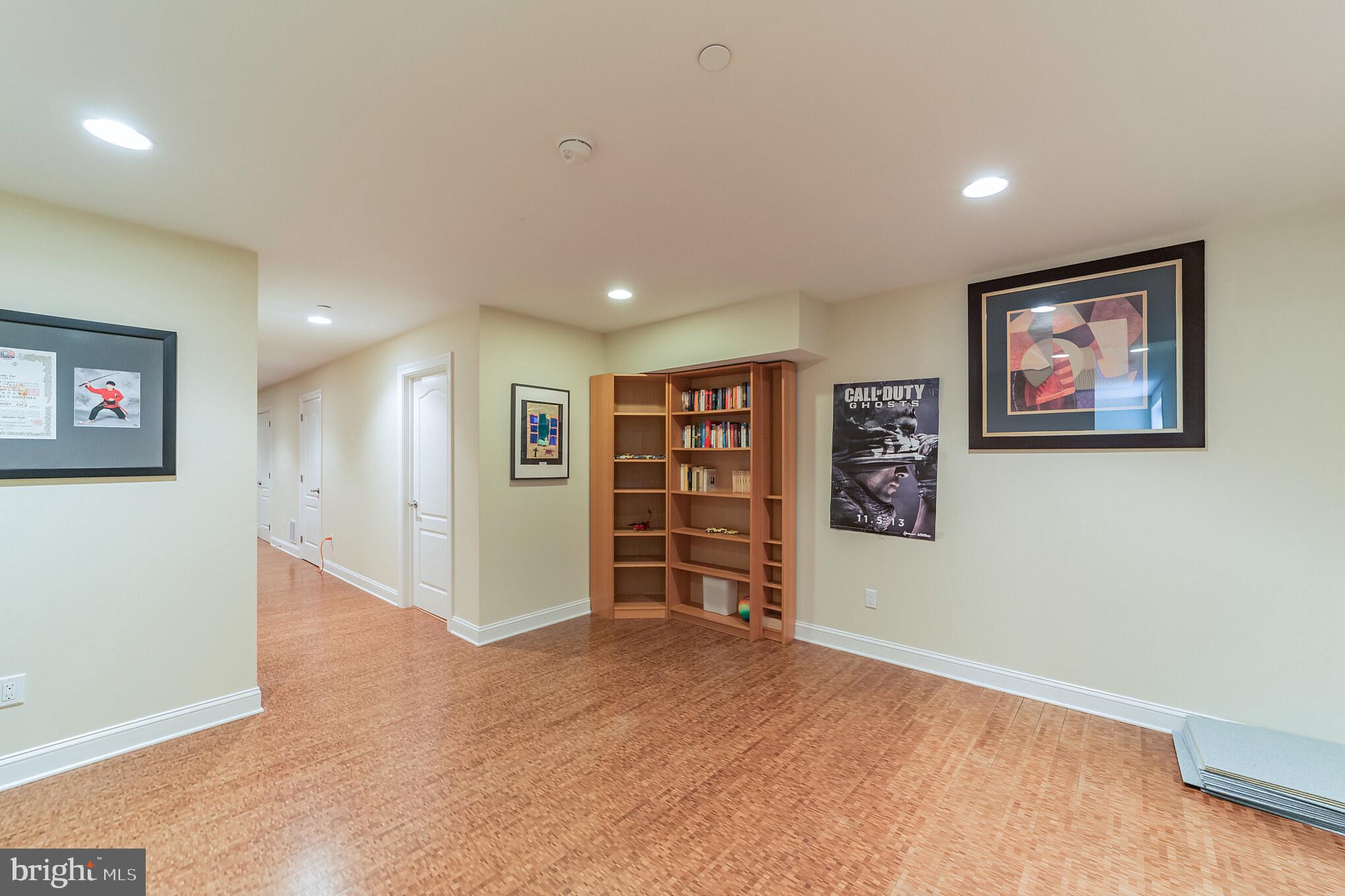 WHITEGATE - Residential