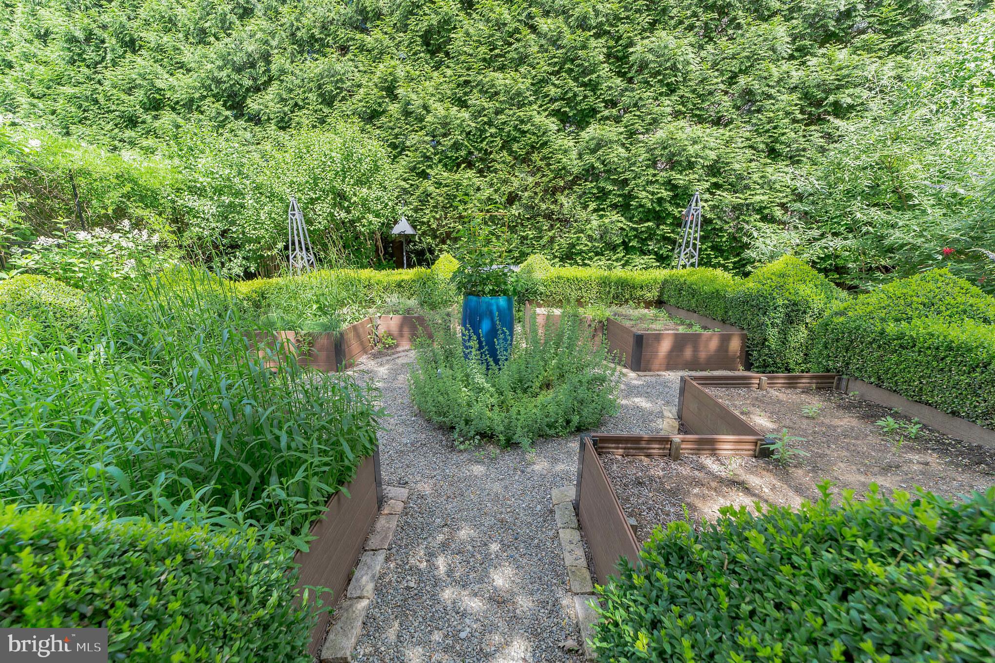 WHITEGATE - Residential