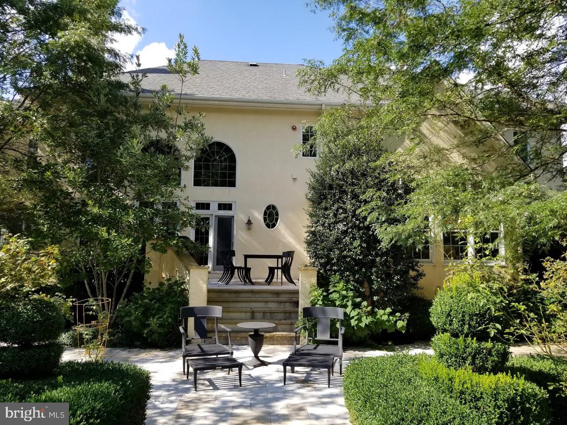 WHITEGATE - Residential