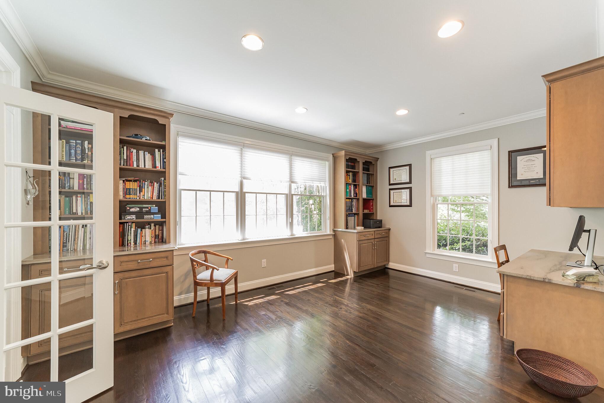 WHITEGATE - Residential