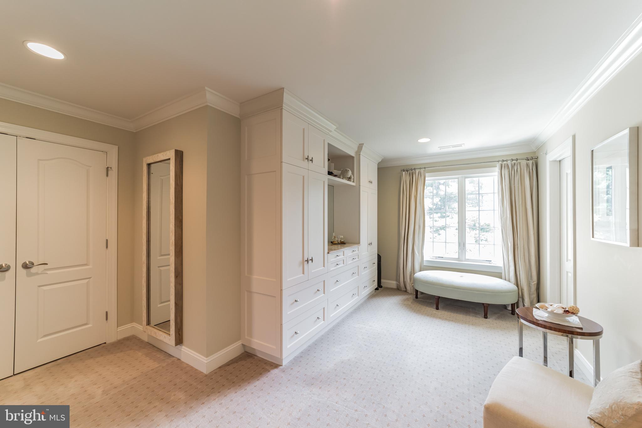 WHITEGATE - Residential